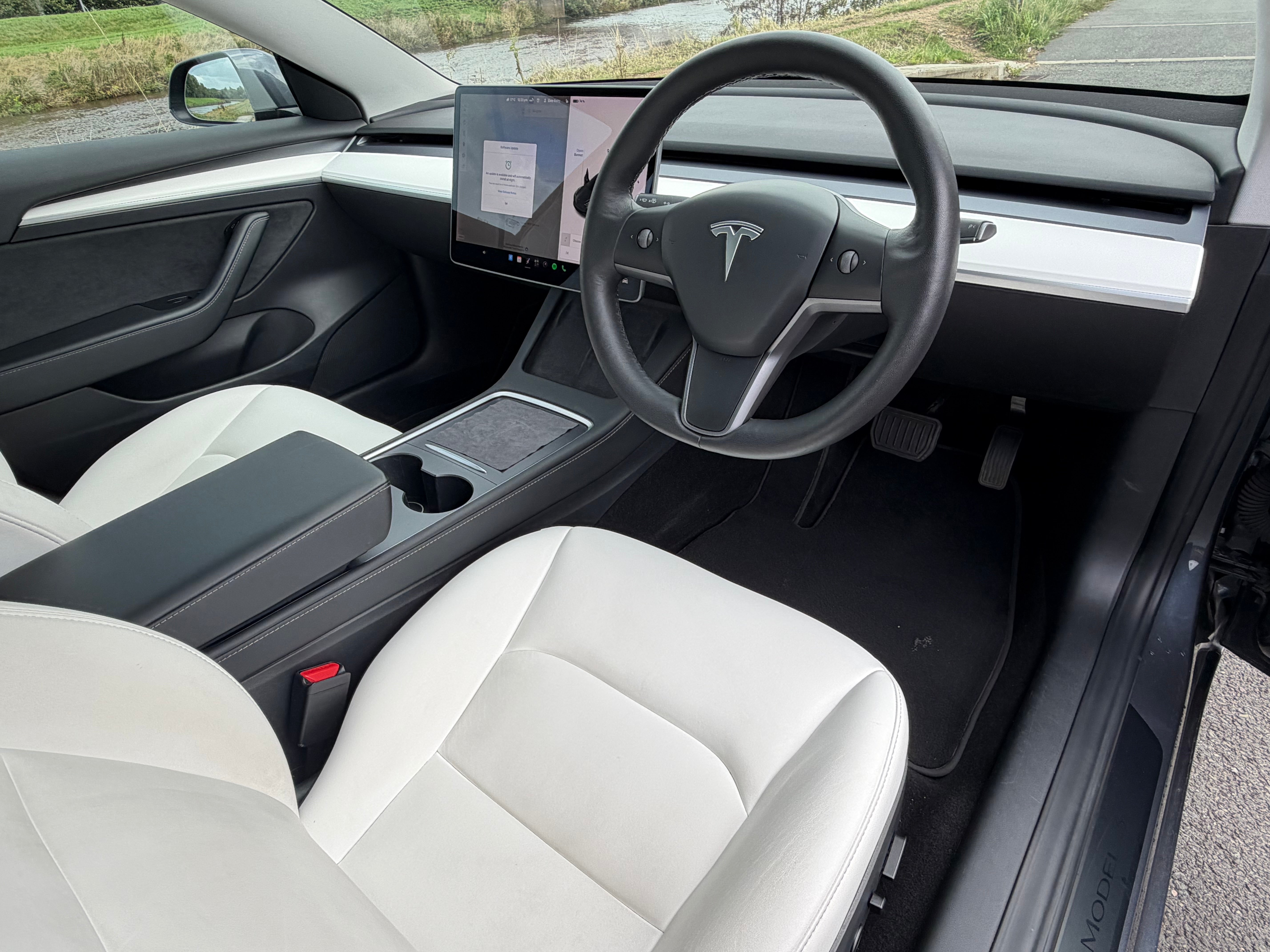 Tesla Model 3 (Dual Motor) Long Range Auto 4WDE 4dr -