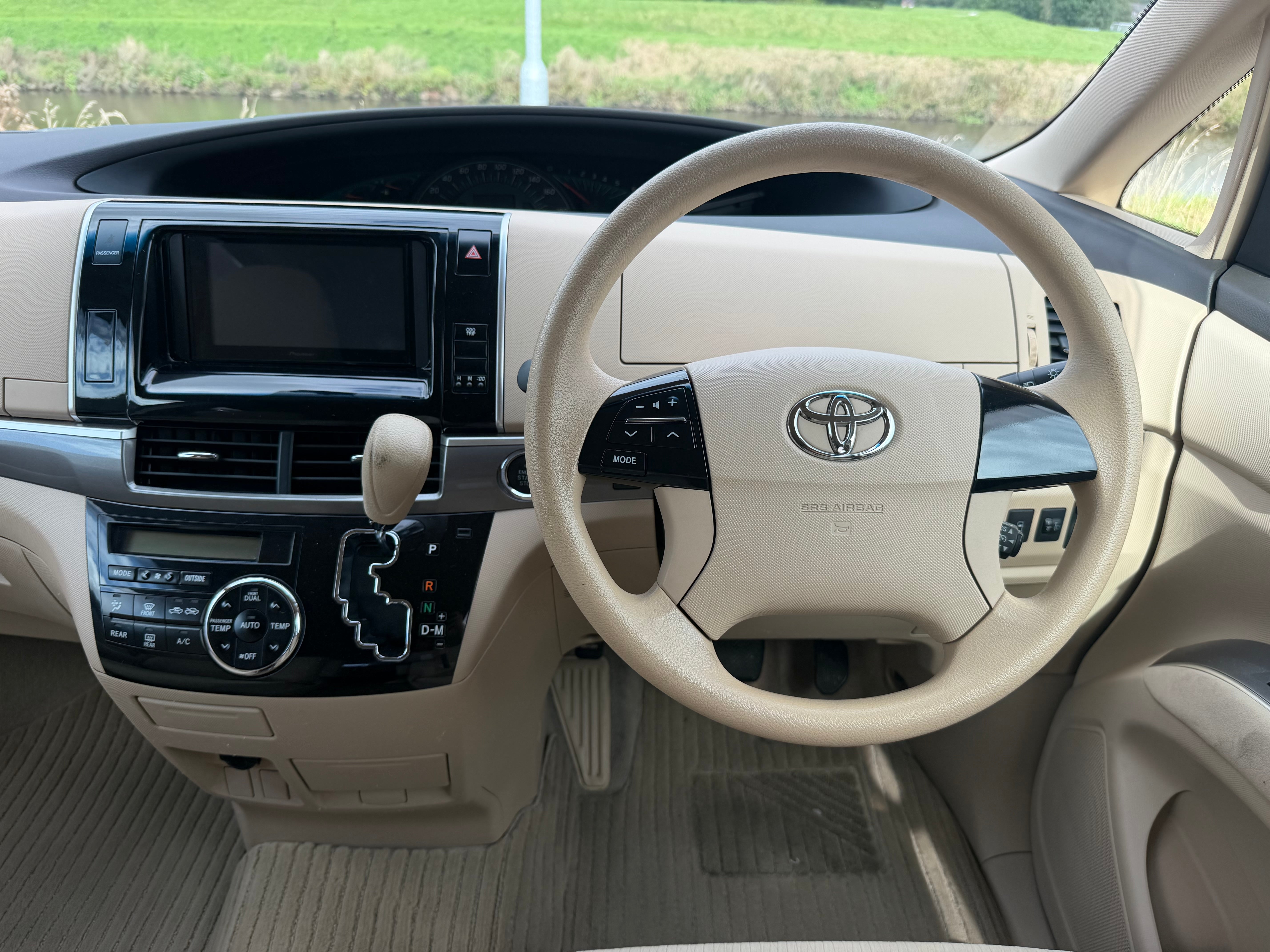 TOYOTA ESTIMA - 1 Owner. Low Miles. Excellent Condition