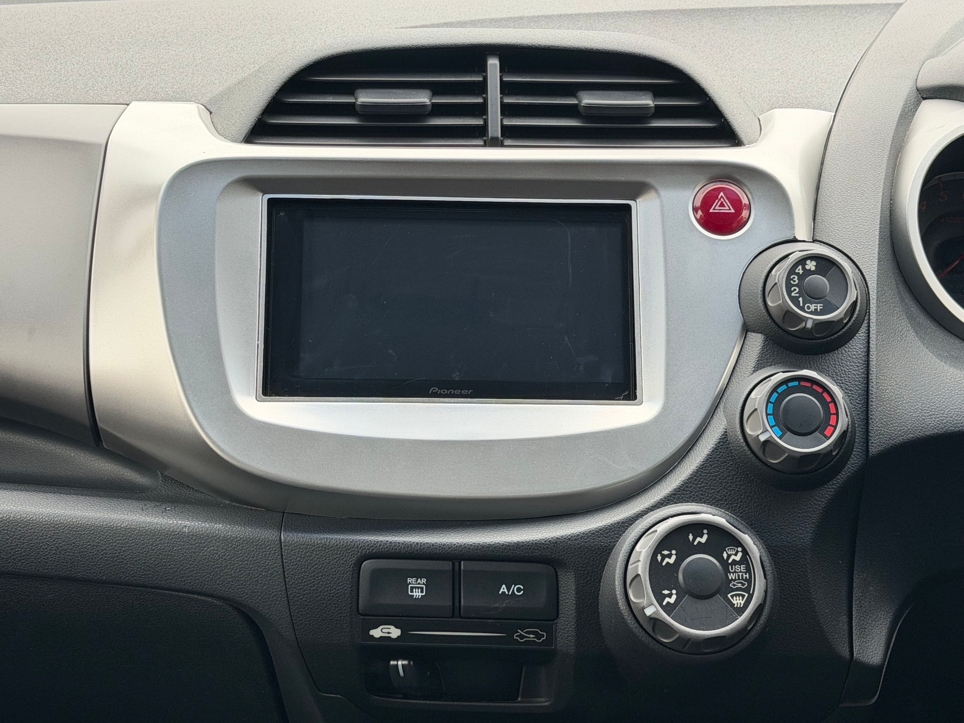 HONDA JAZZ - 1 Owner. Car Play. Rev Camera