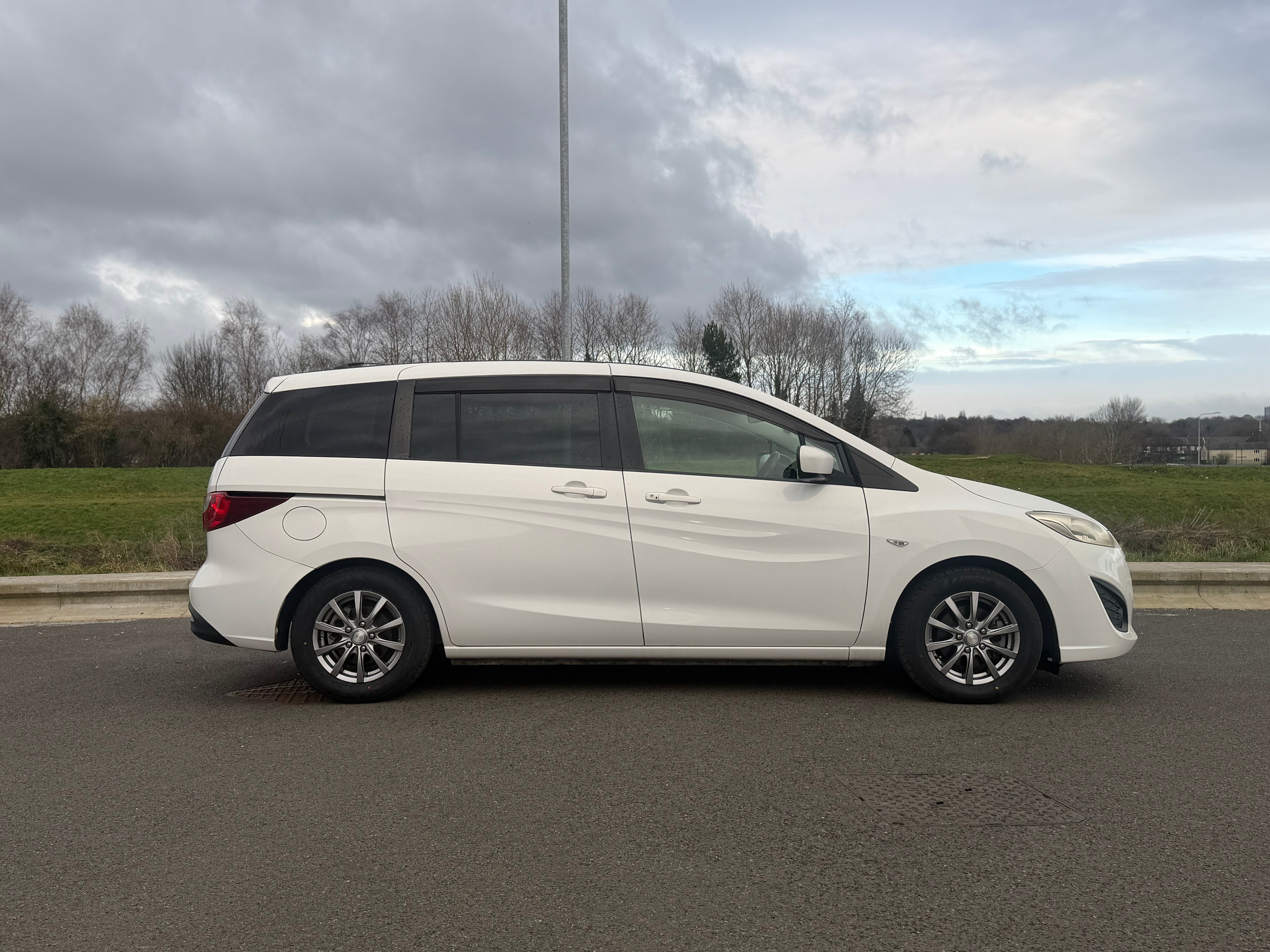 MAZDA 5 - 1 Owner. 4 New tyres. 7 Seater