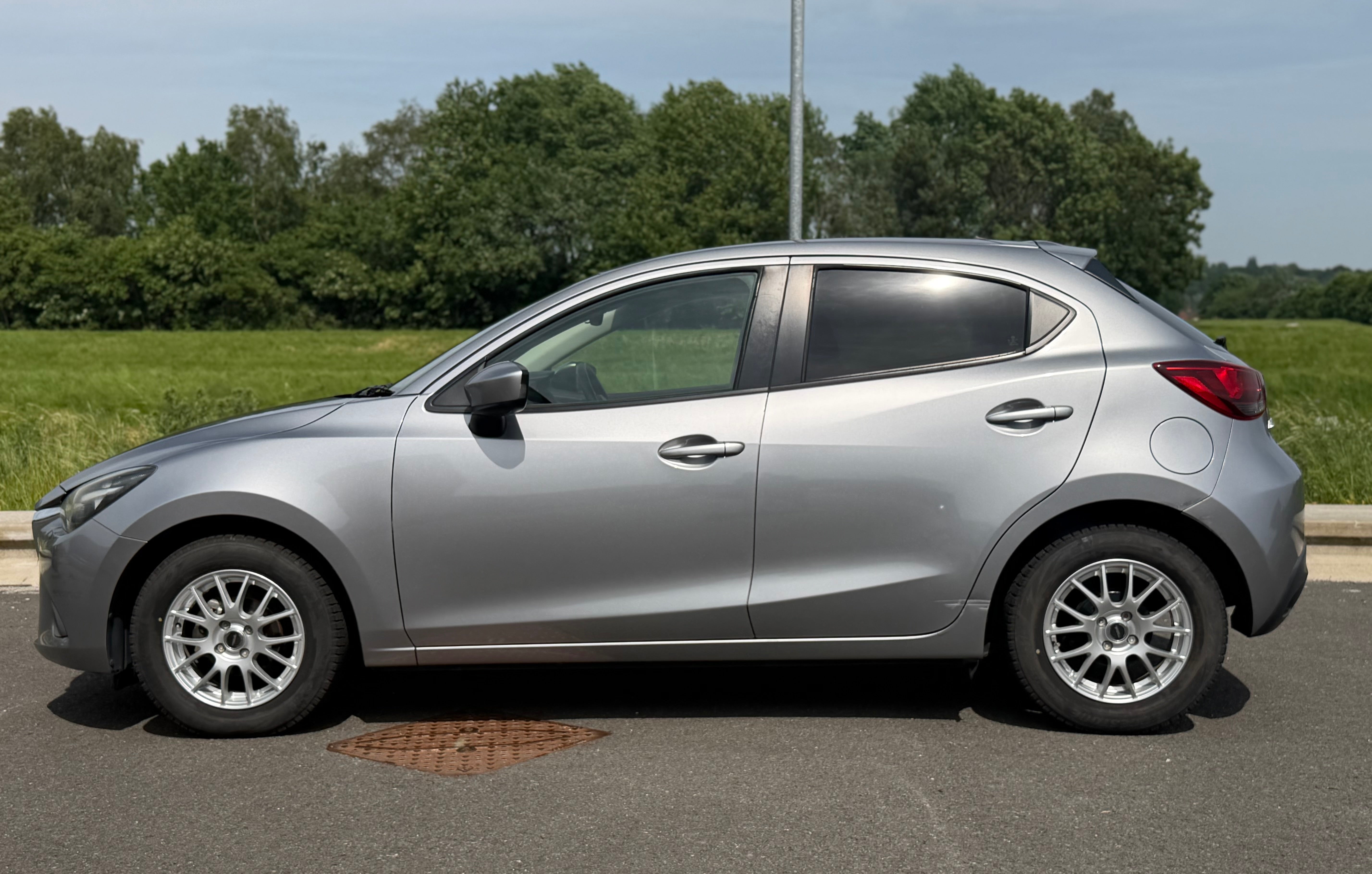 MAZDA 2 - Low Miles. Push Start. Dash Camera