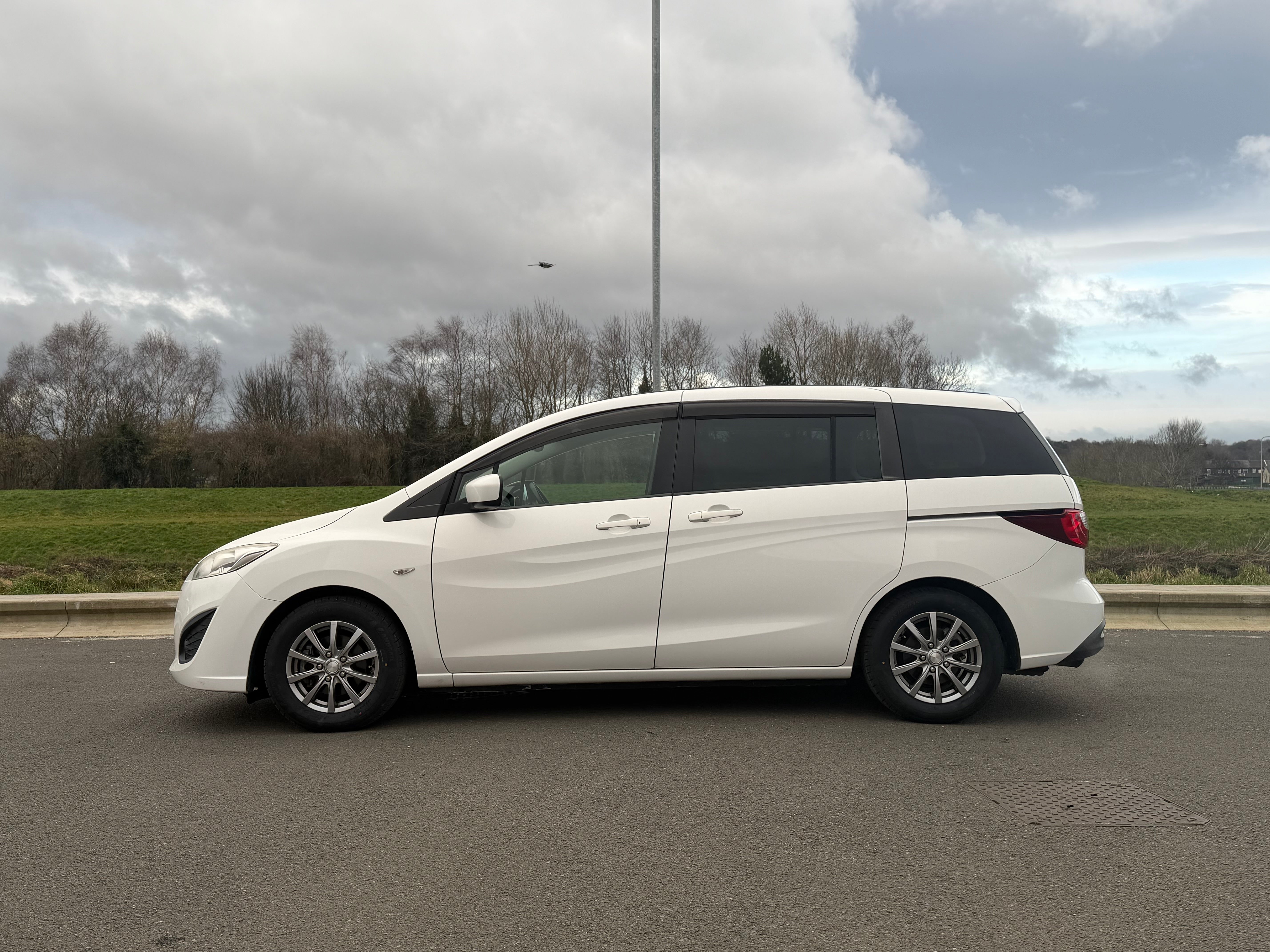 MAZDA 5 - 1 Owner. 4 New tyres. 7 Seater