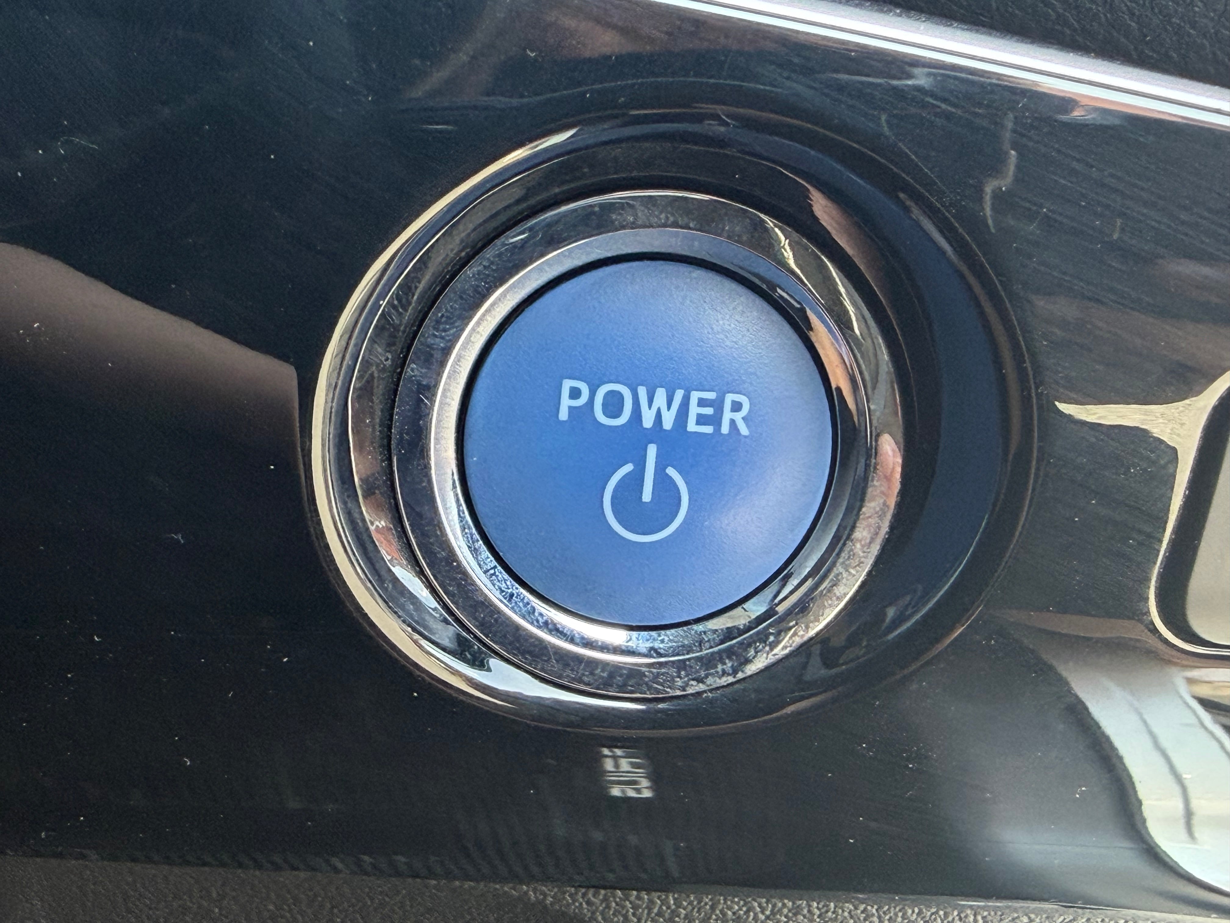 TOYOTA PRIUS - 1 Owner. Push Start. Reverse Camera
