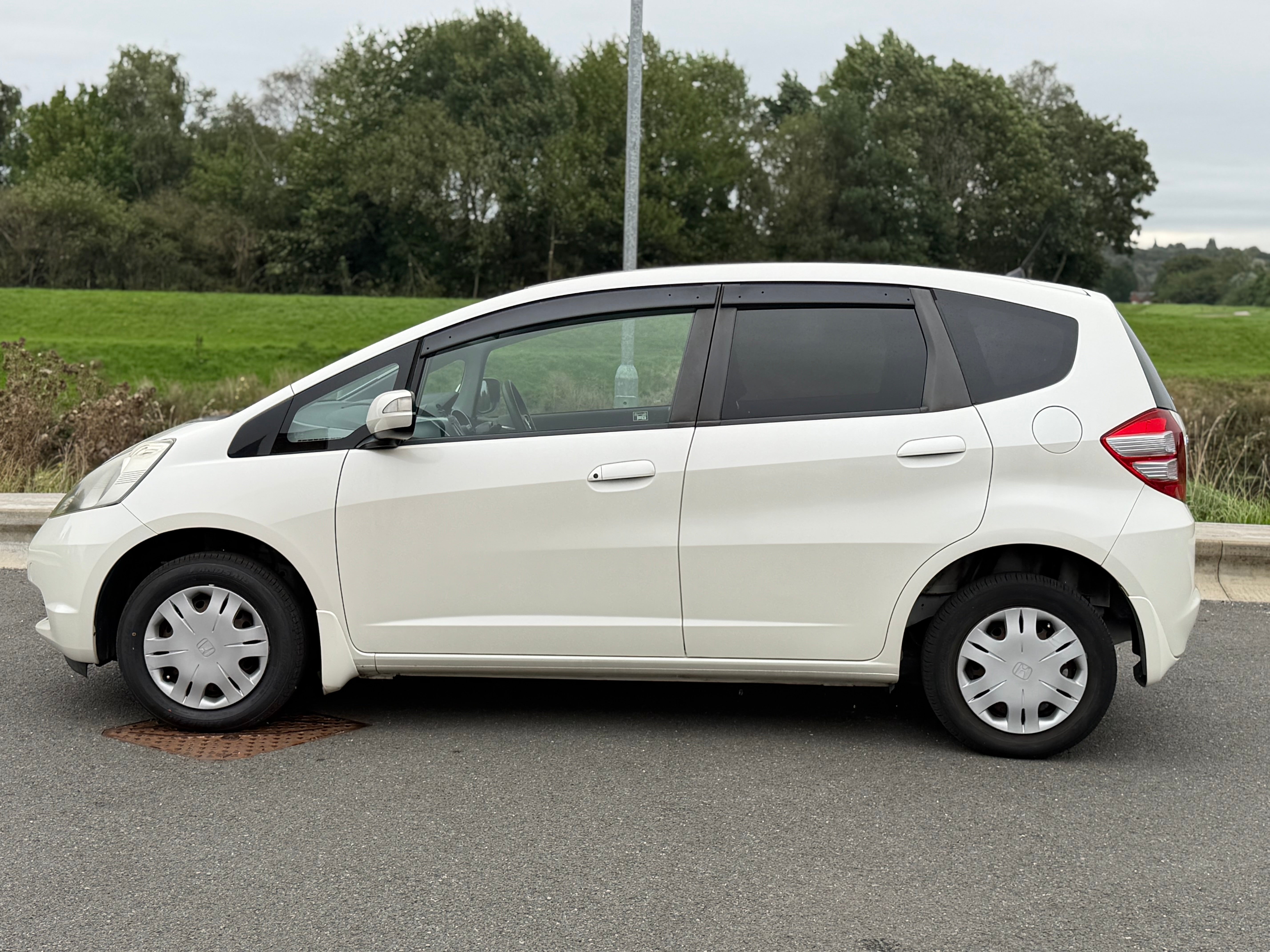 HONDA JAZZ - 1 Owner. Car Play. Rev Camera