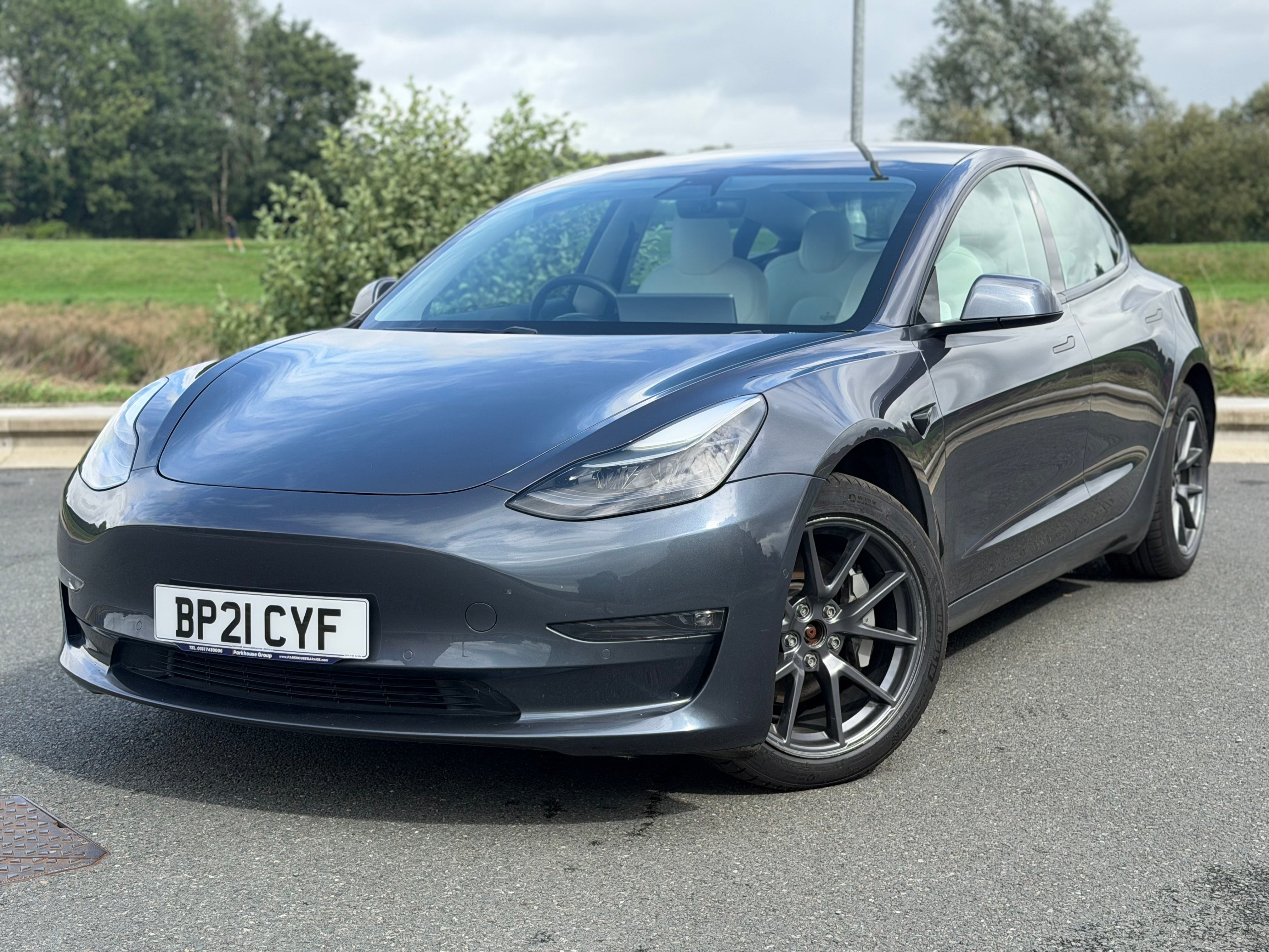 Tesla Model 3 (Dual Motor) Long Range Auto 4WDE 4dr -