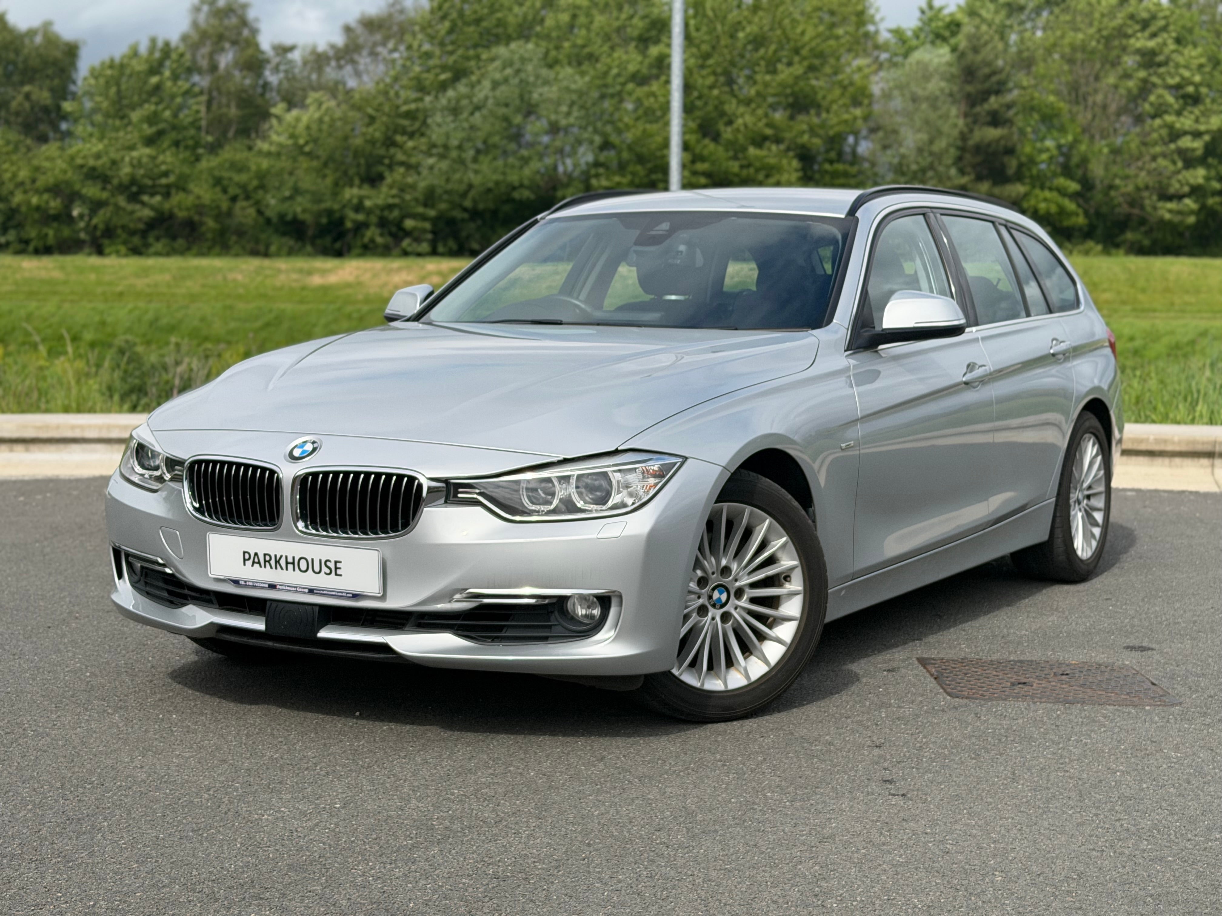BMW 3 SERIES ESTATE - 1 Owner . Heated Seats . Electric Boot