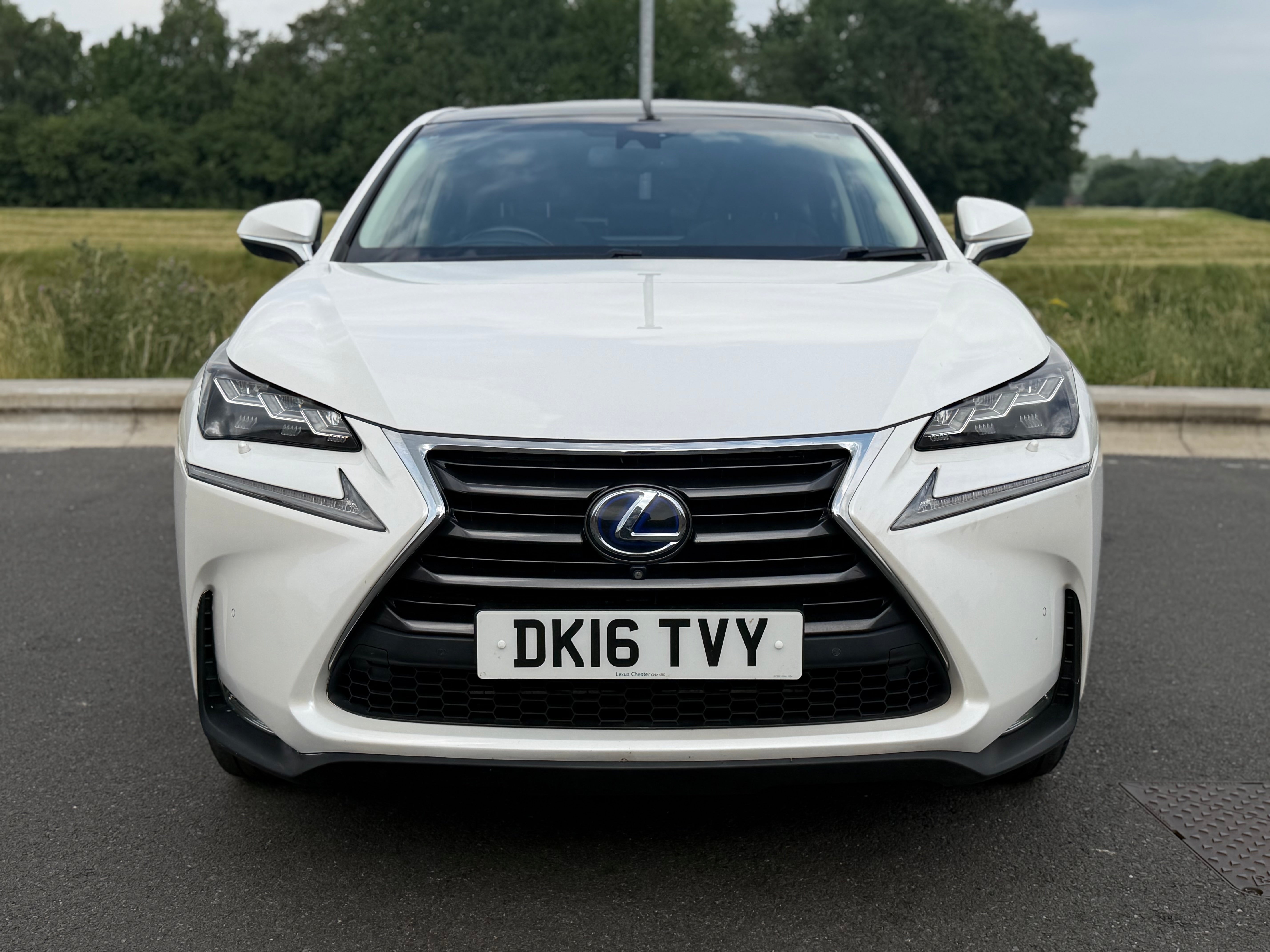 LEXUS NX 2.5 300h PREMIER E-CVT 4WD EURO 6 - Top Spec. Sunroof. Full Service History