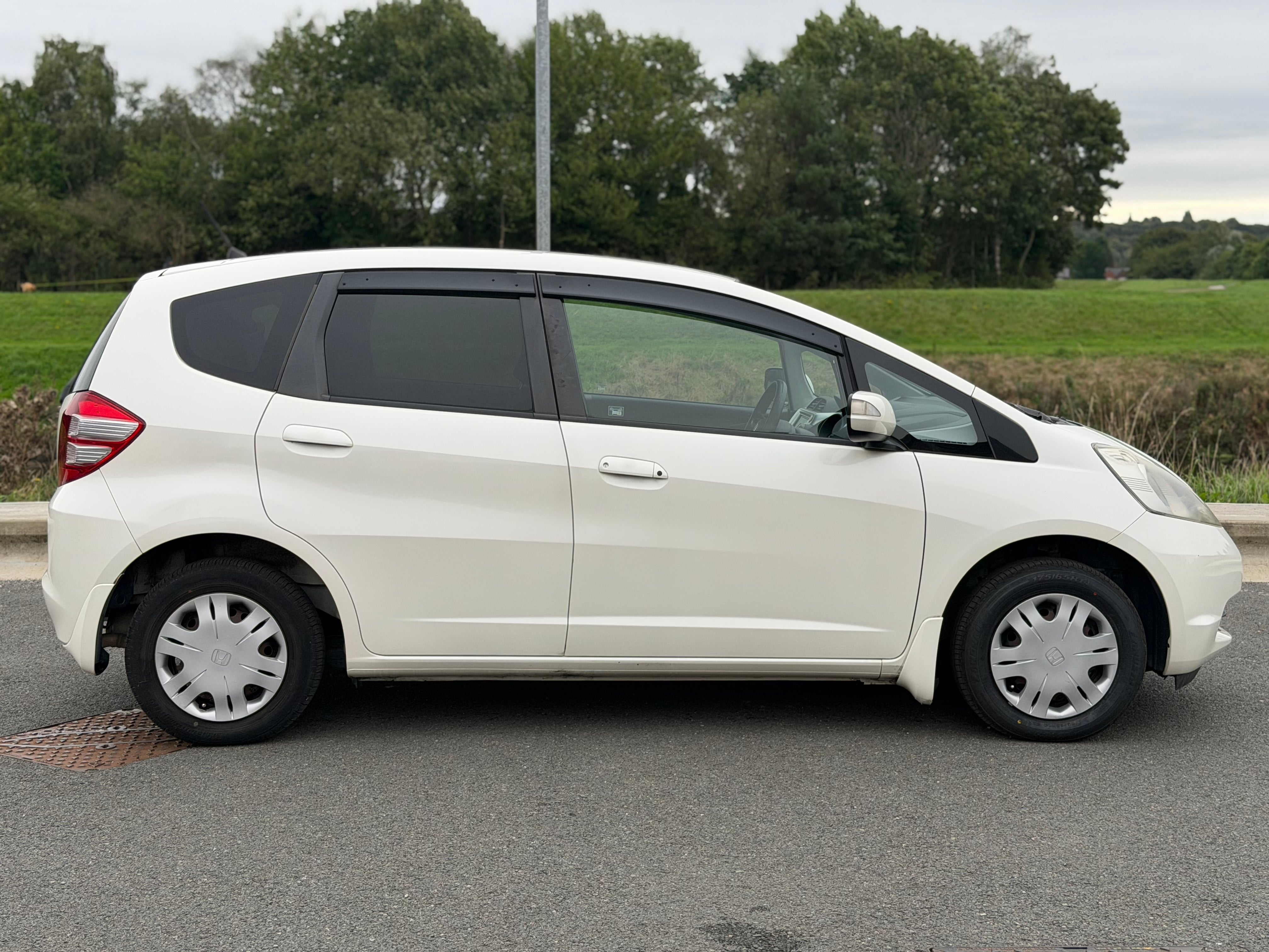 HONDA JAZZ - 1 Owner. Car Play. Rev Camera