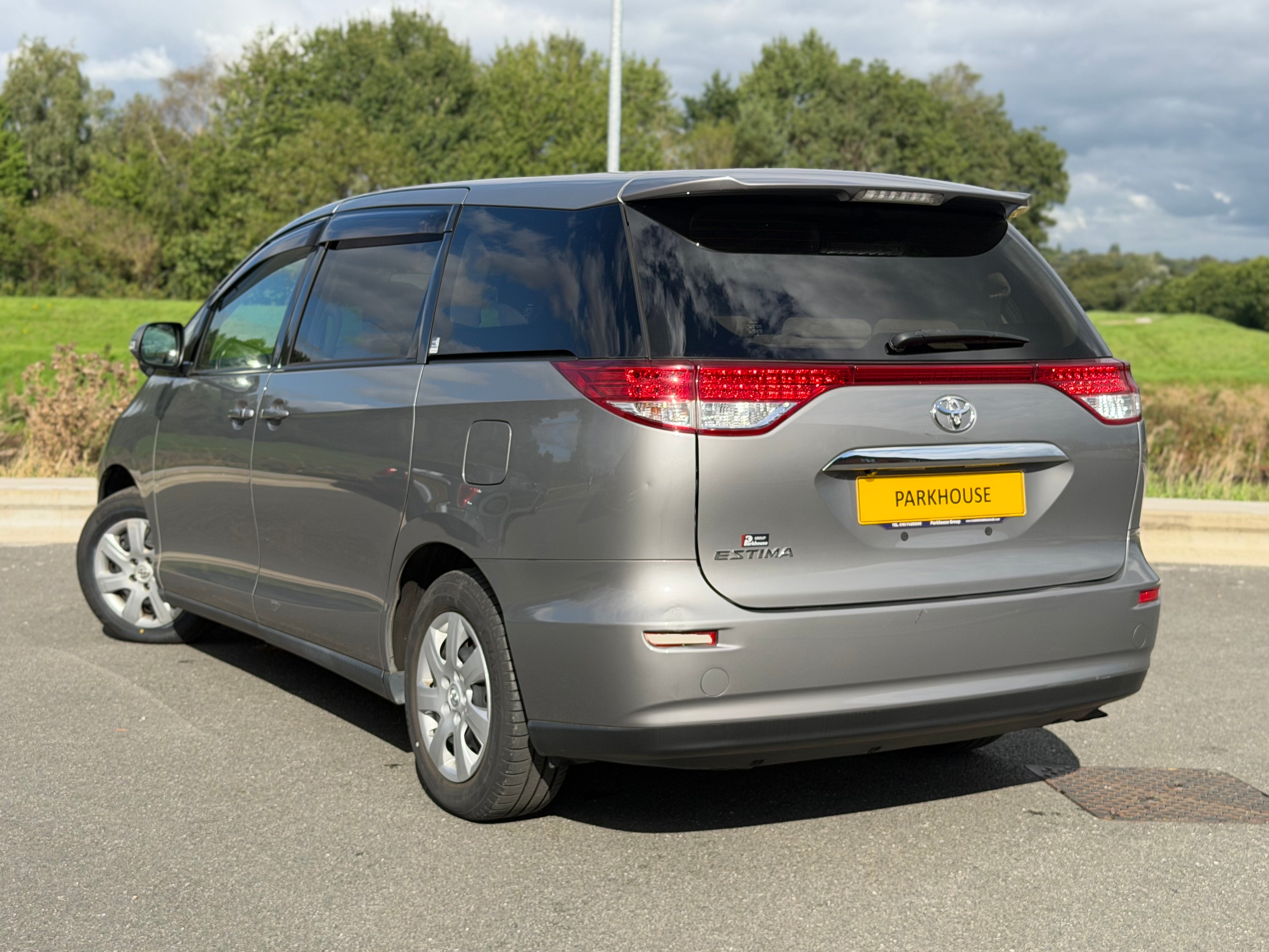 TOYOTA ESTIMA - 1 Owner. Low Miles. Excellent Condition