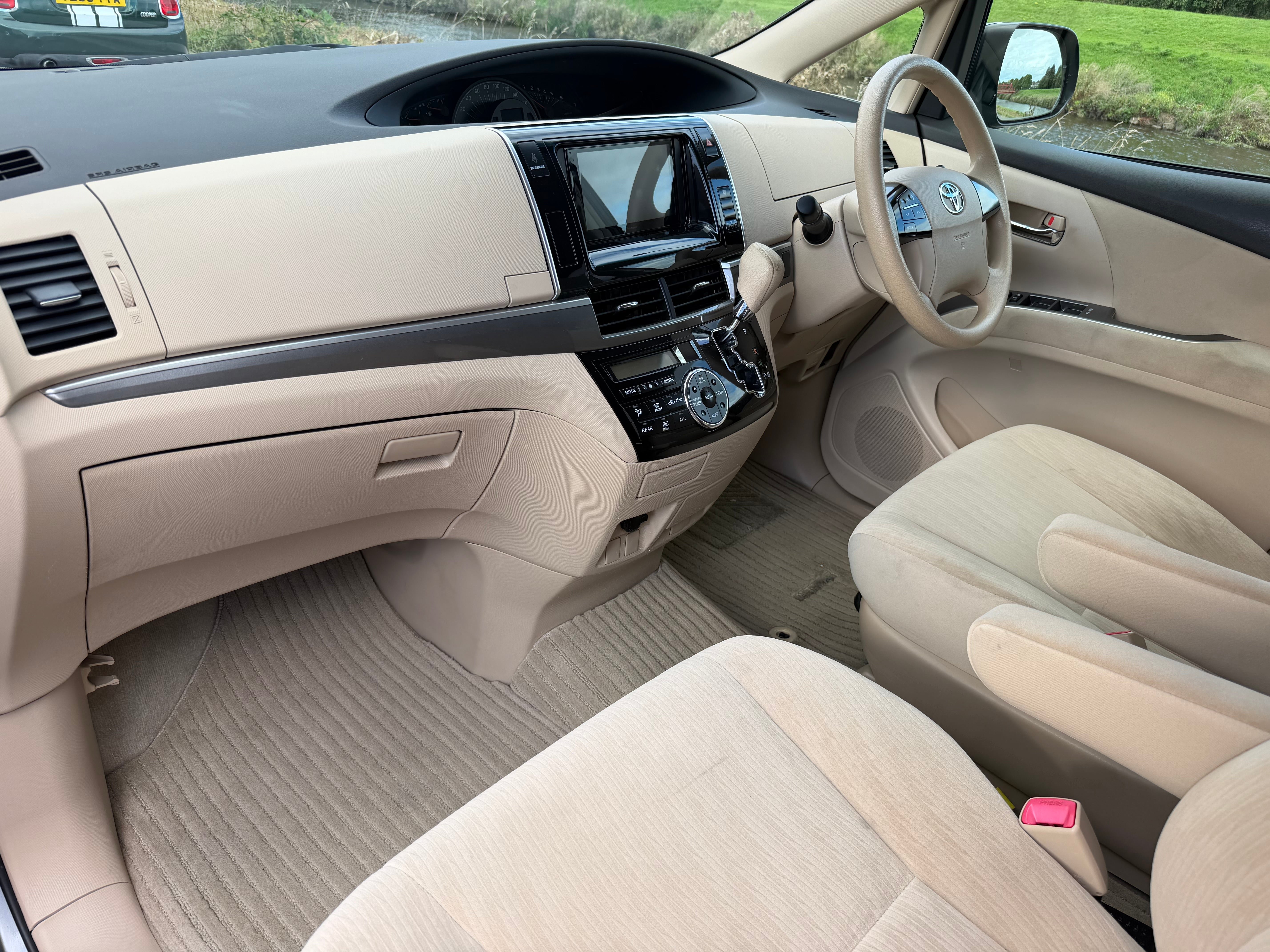 TOYOTA ESTIMA - 1 Owner. Low Miles. Excellent Condition