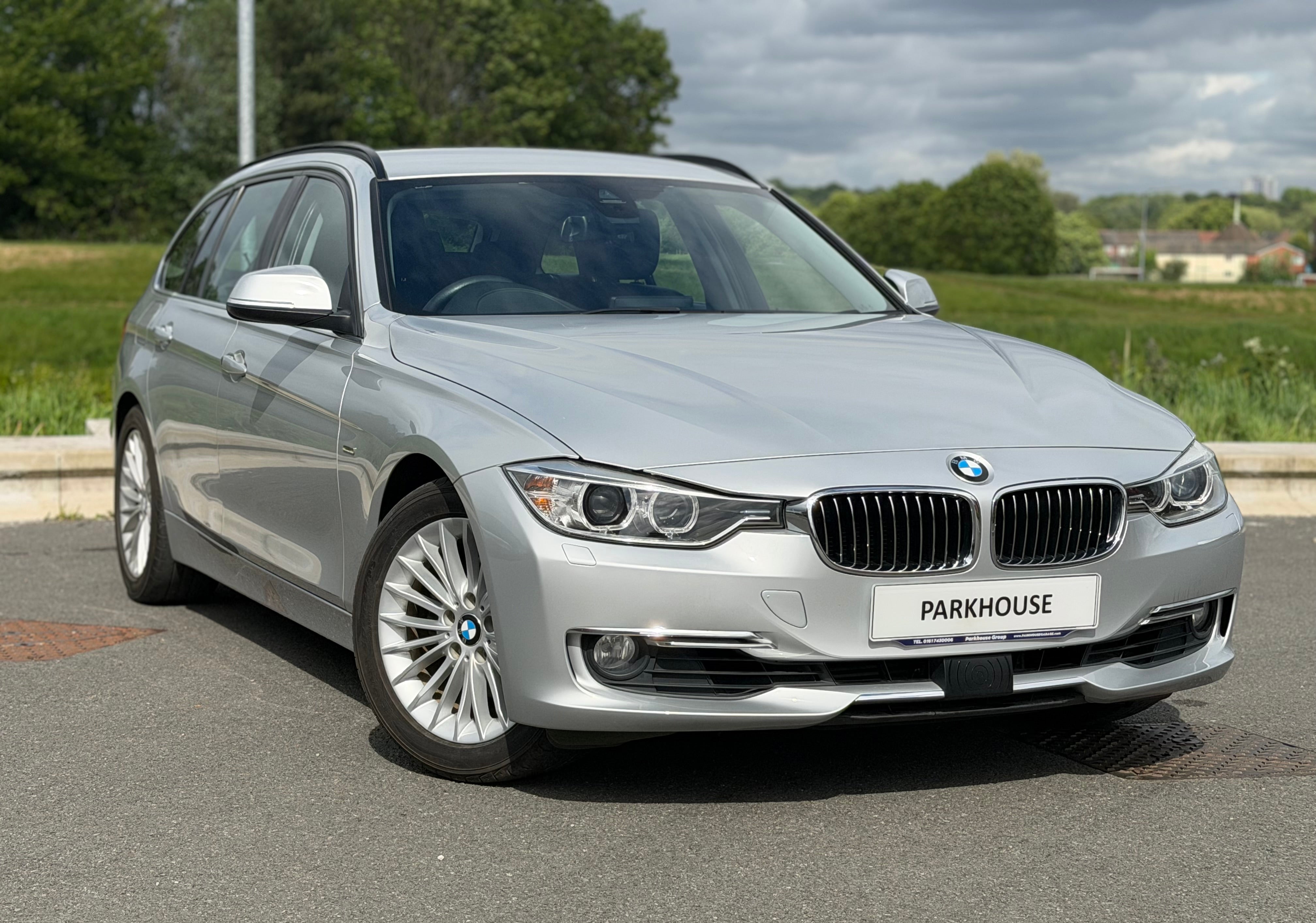 BMW 3 SERIES ESTATE - 1 Owner . Heated Seats . Electric Boot