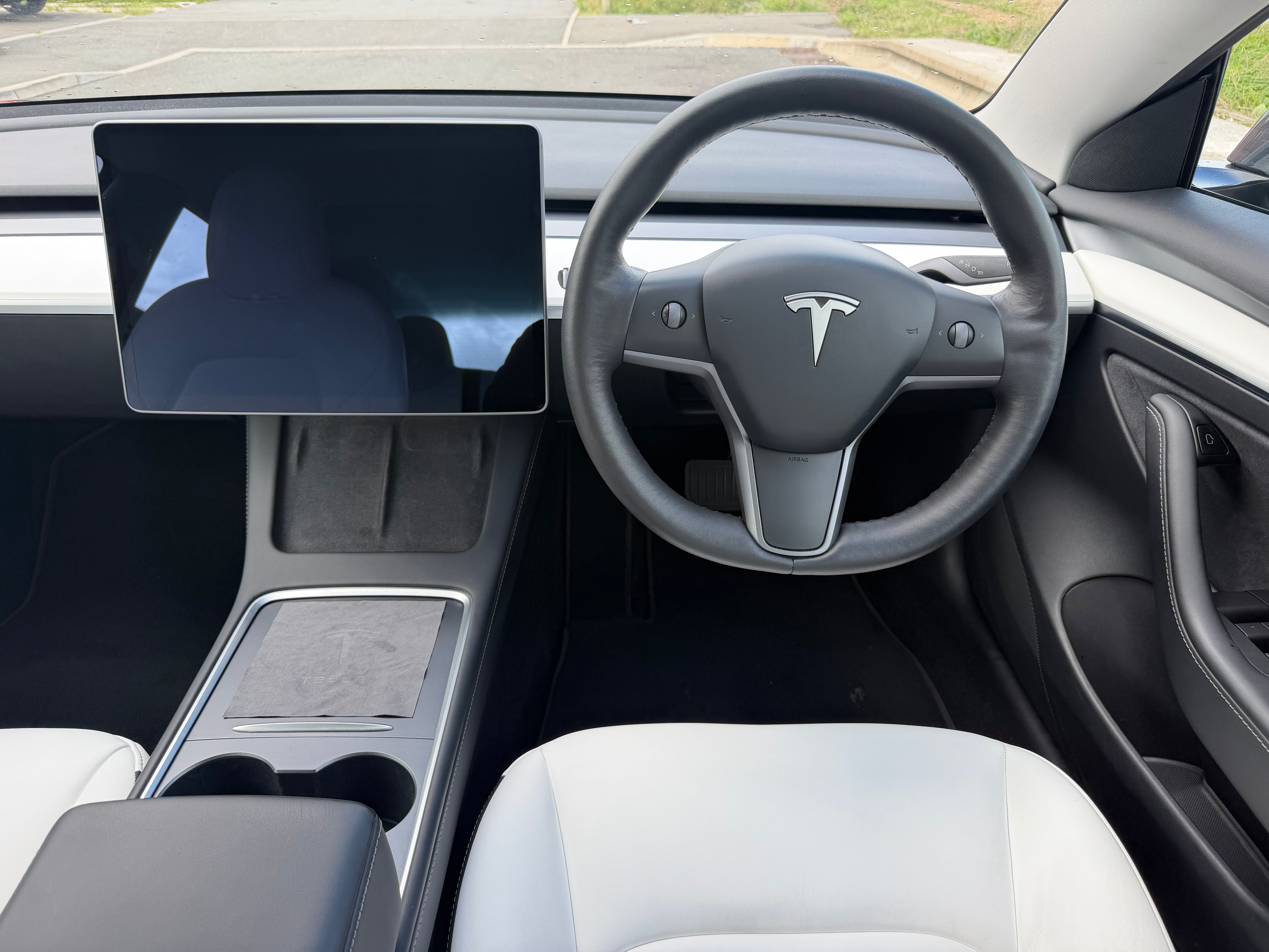 Tesla Model 3 (Dual Motor) Long Range Auto 4WDE 4dr -