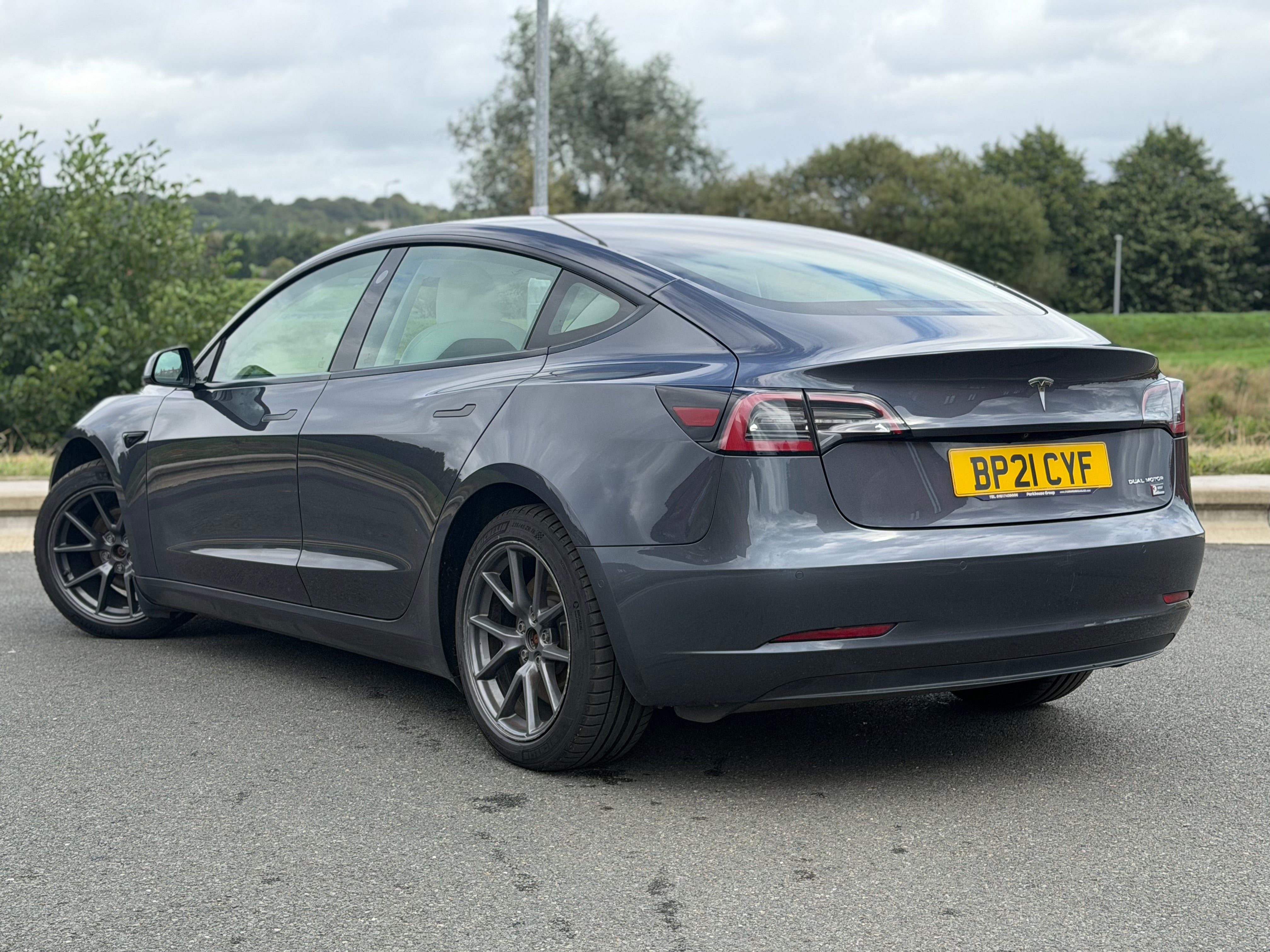 Tesla Model 3 (Dual Motor) Long Range Auto 4WDE 4dr -