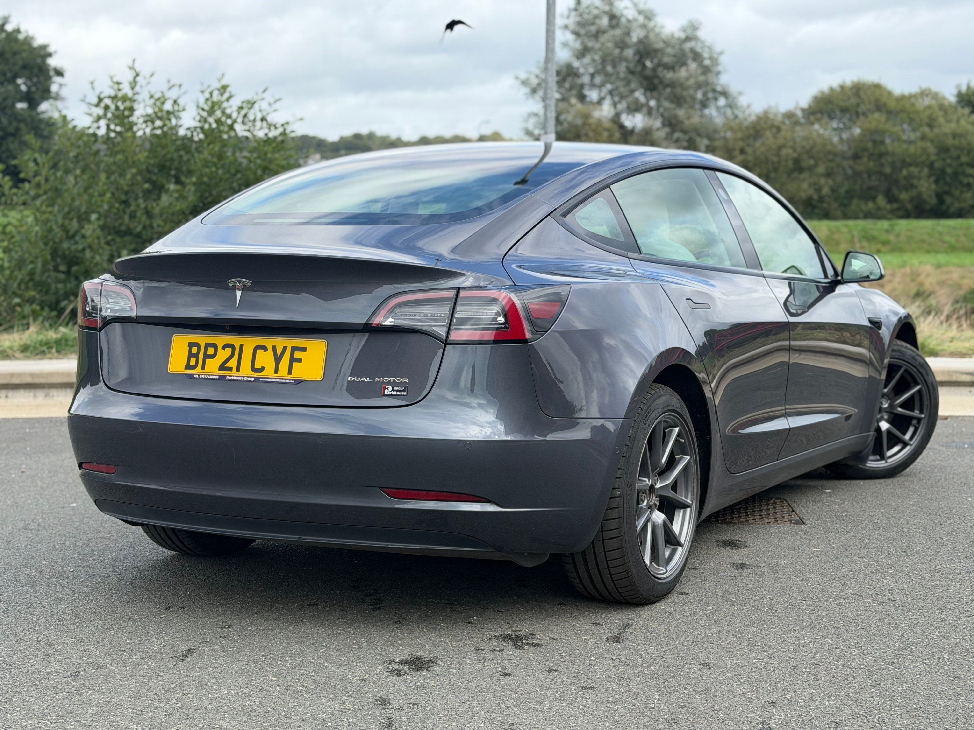 Tesla Model 3 (Dual Motor) Long Range Auto 4WDE 4dr -