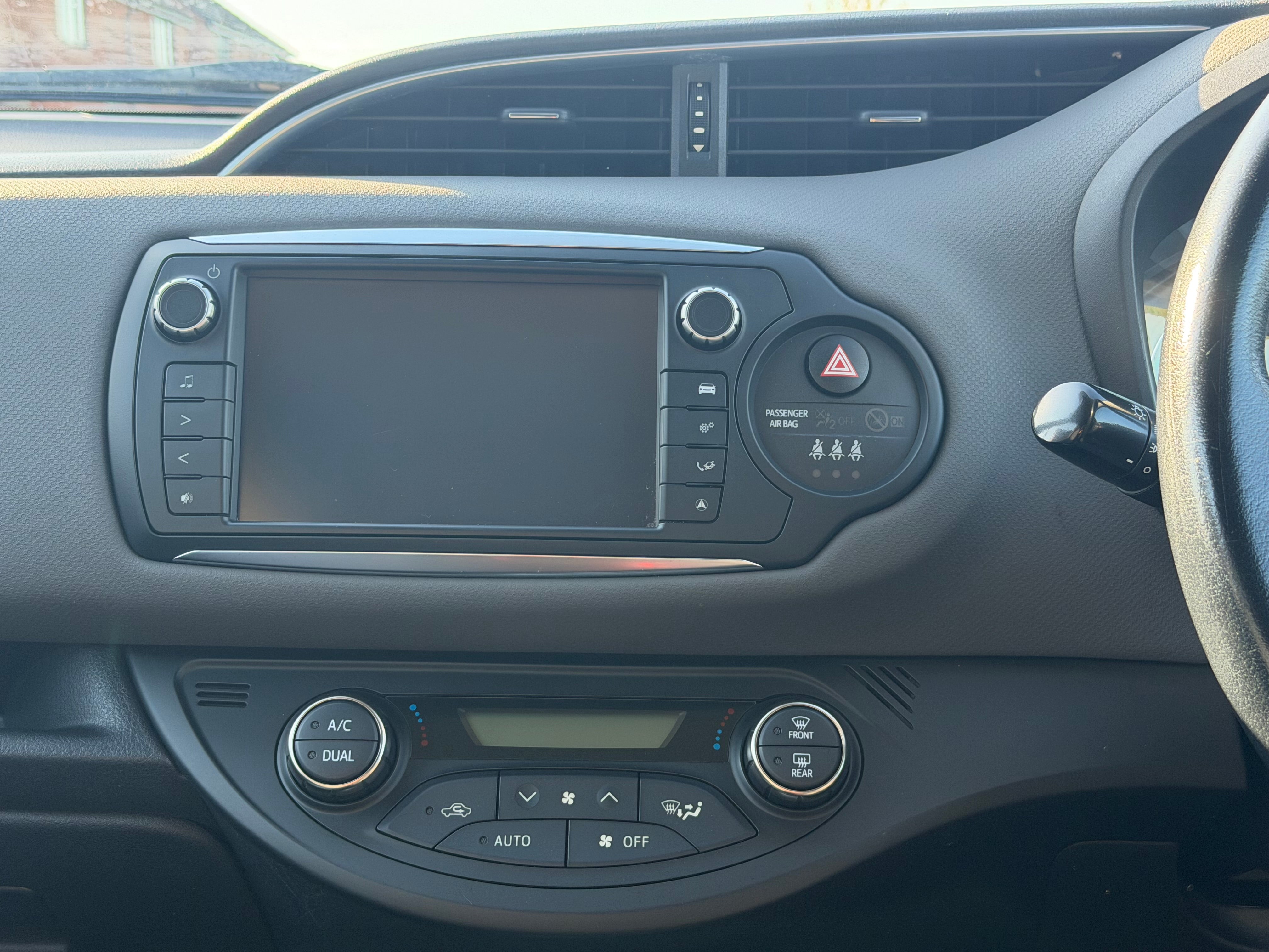 TOYOTA YARIS VVT-H ICON E-CVT - Low Miles. Hybrid. Superb Condition