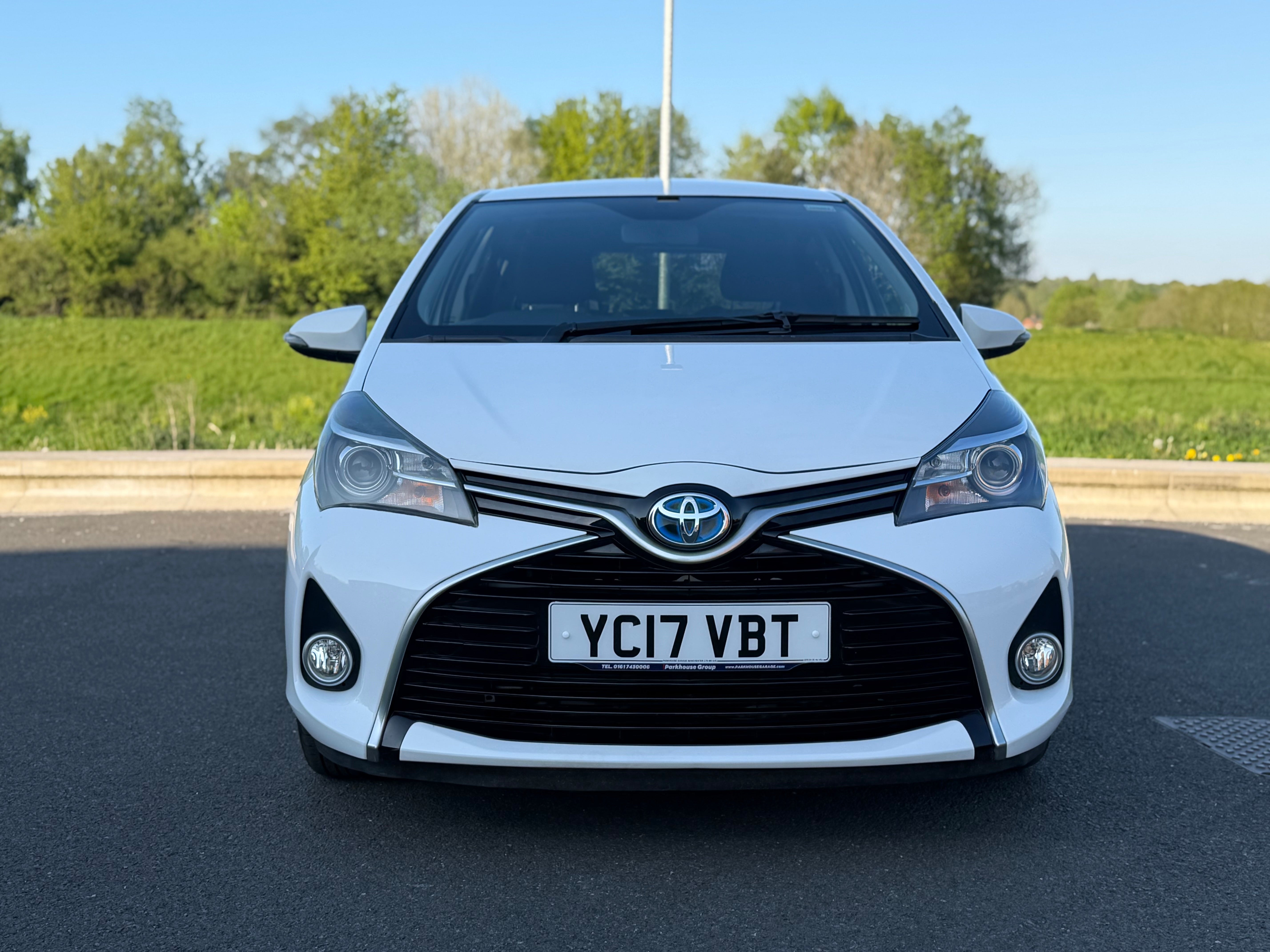 TOYOTA YARIS VVT-H ICON E-CVT - Low Miles. Hybrid. Superb Condition