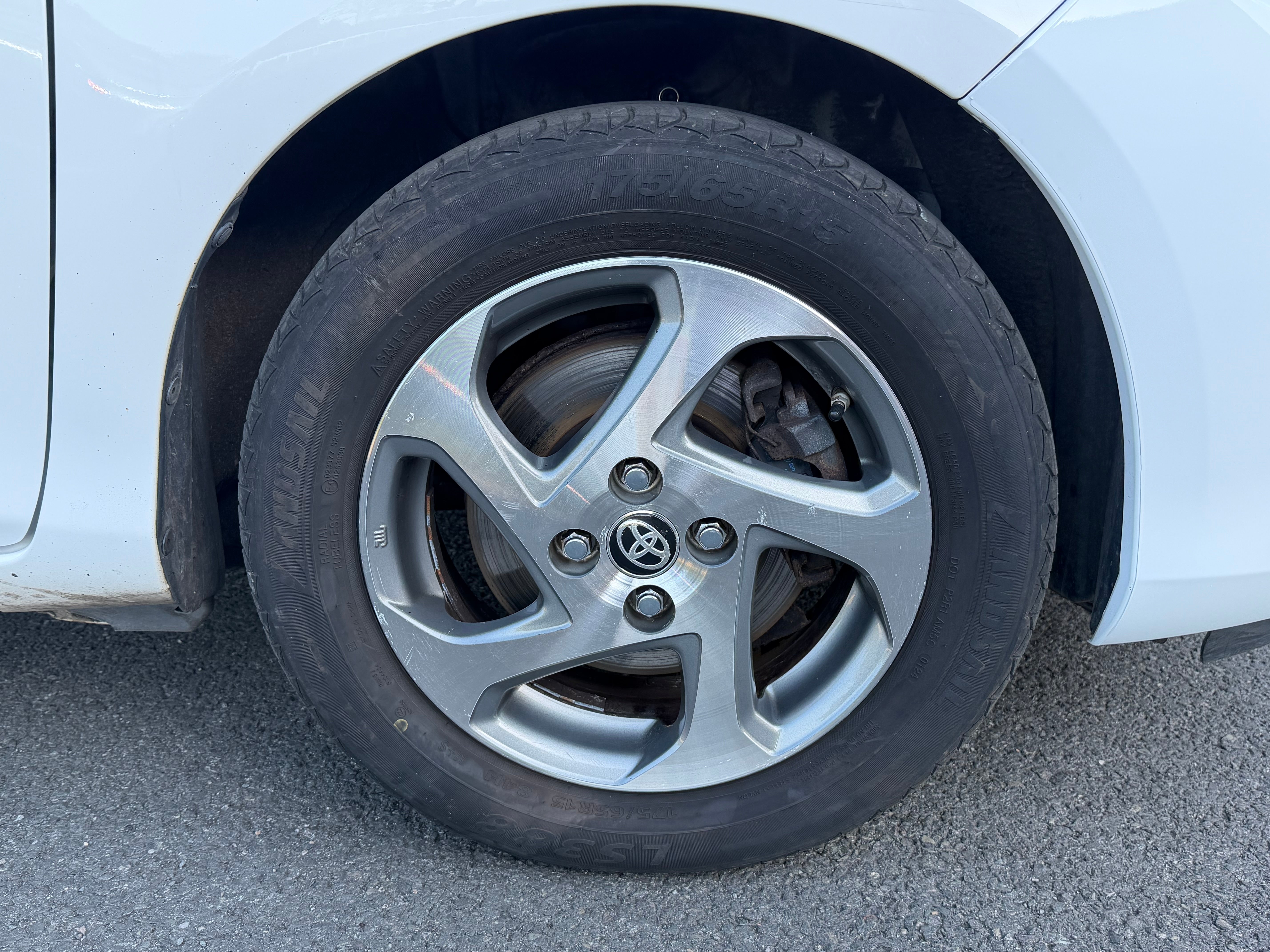 TOYOTA YARIS VVT-H ICON E-CVT - Low Miles. Hybrid. Superb Condition