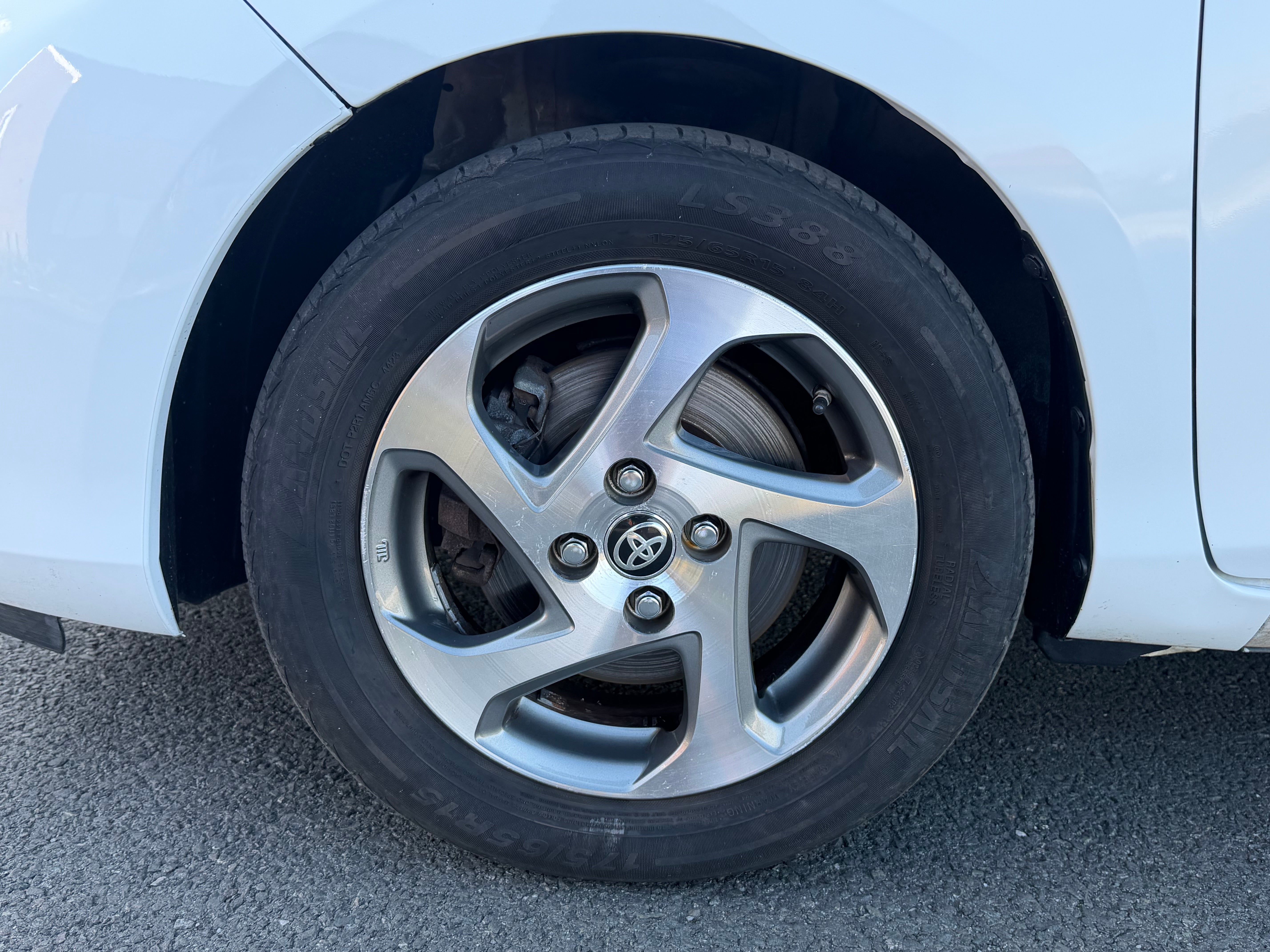 TOYOTA YARIS VVT-H ICON E-CVT - Low Miles. Hybrid. Superb Condition