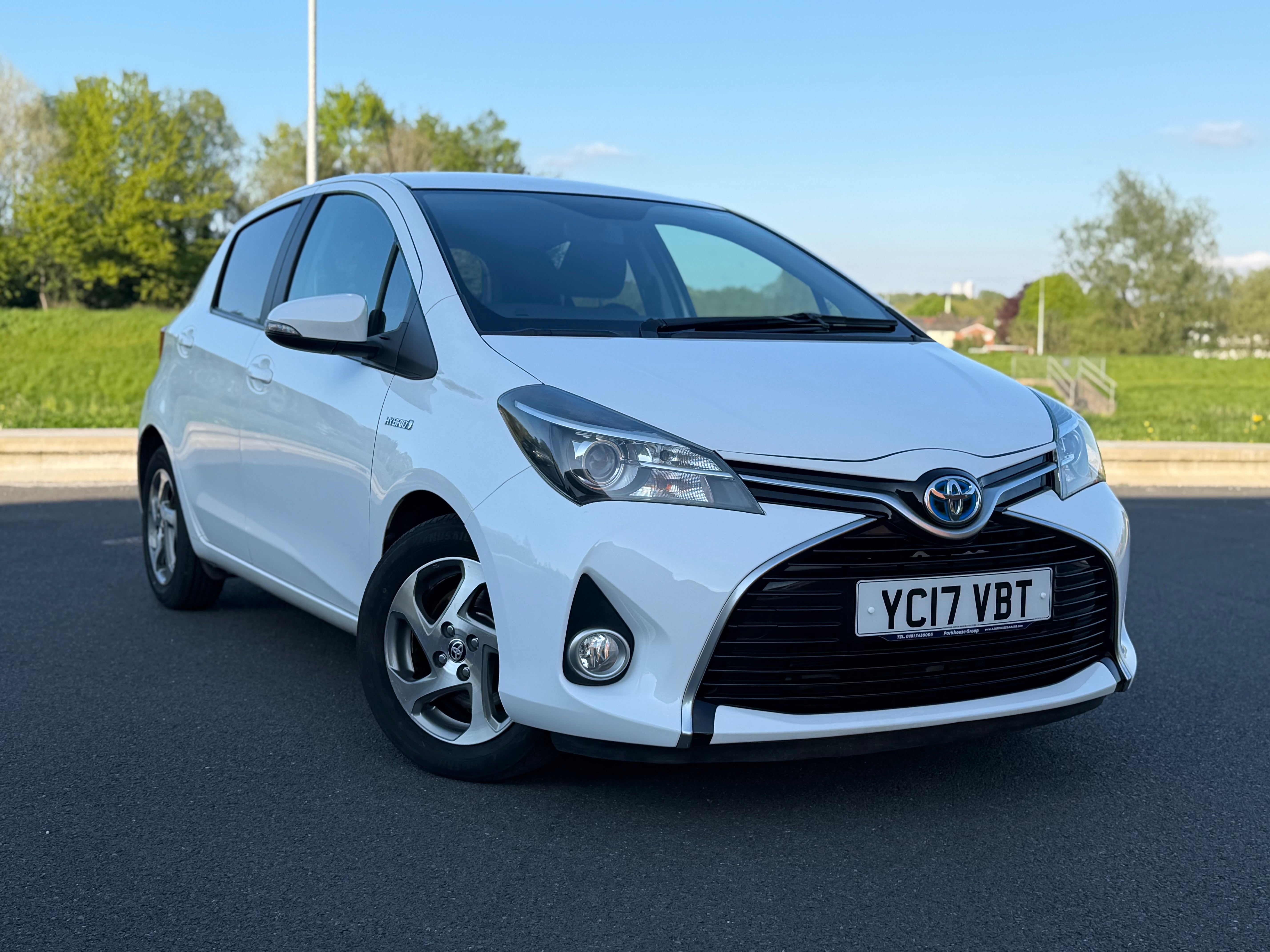 TOYOTA YARIS VVT-H ICON E-CVT - Low Miles. Hybrid. Superb Condition