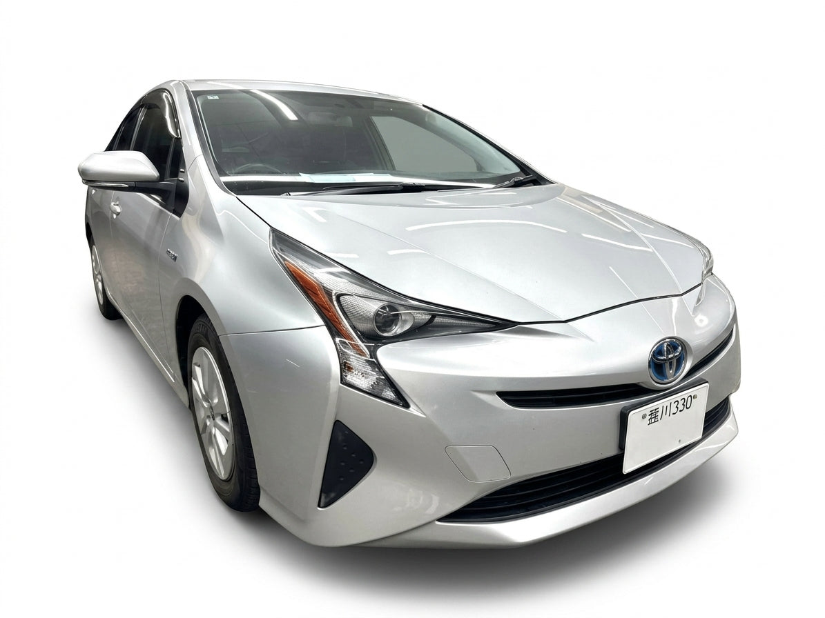 TOYOTA PRIUS - 1 Owner. Push Start. Reverse Camera