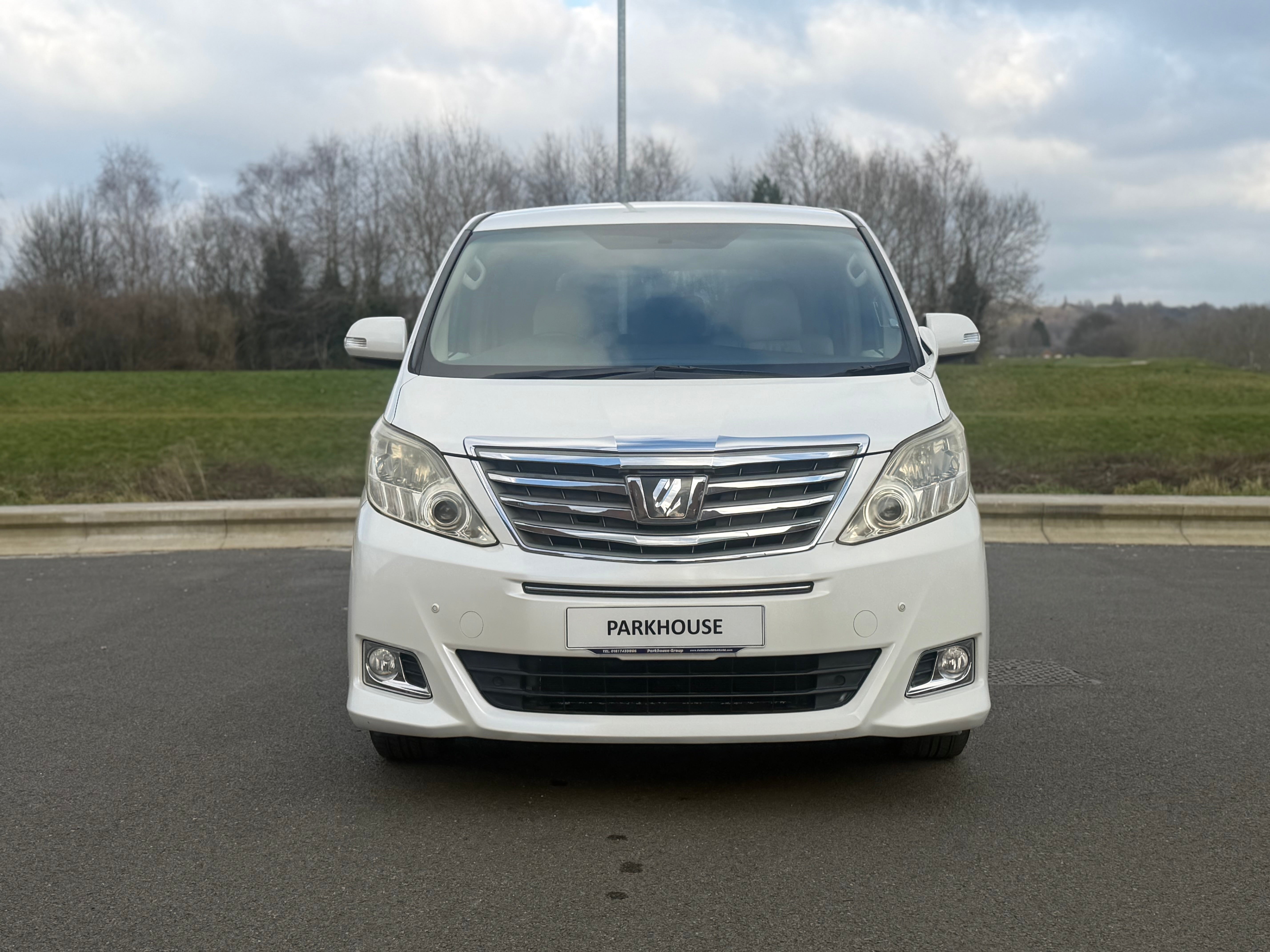 TOYOTA ALPHORD - 1 Owner. 10 Services. Excellent Condition