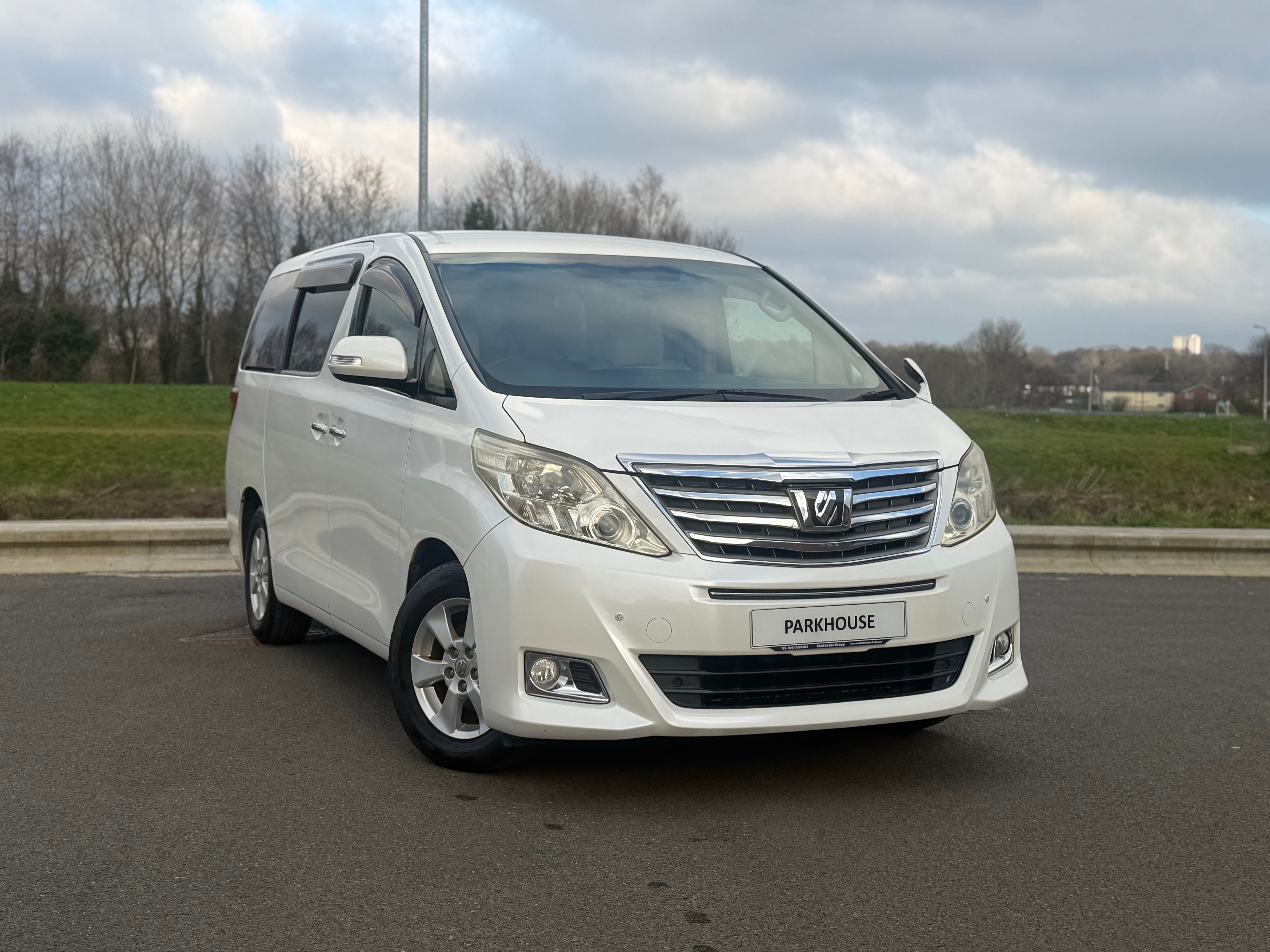 TOYOTA ALPHORD - 1 Owner. 10 Services. Excellent Condition