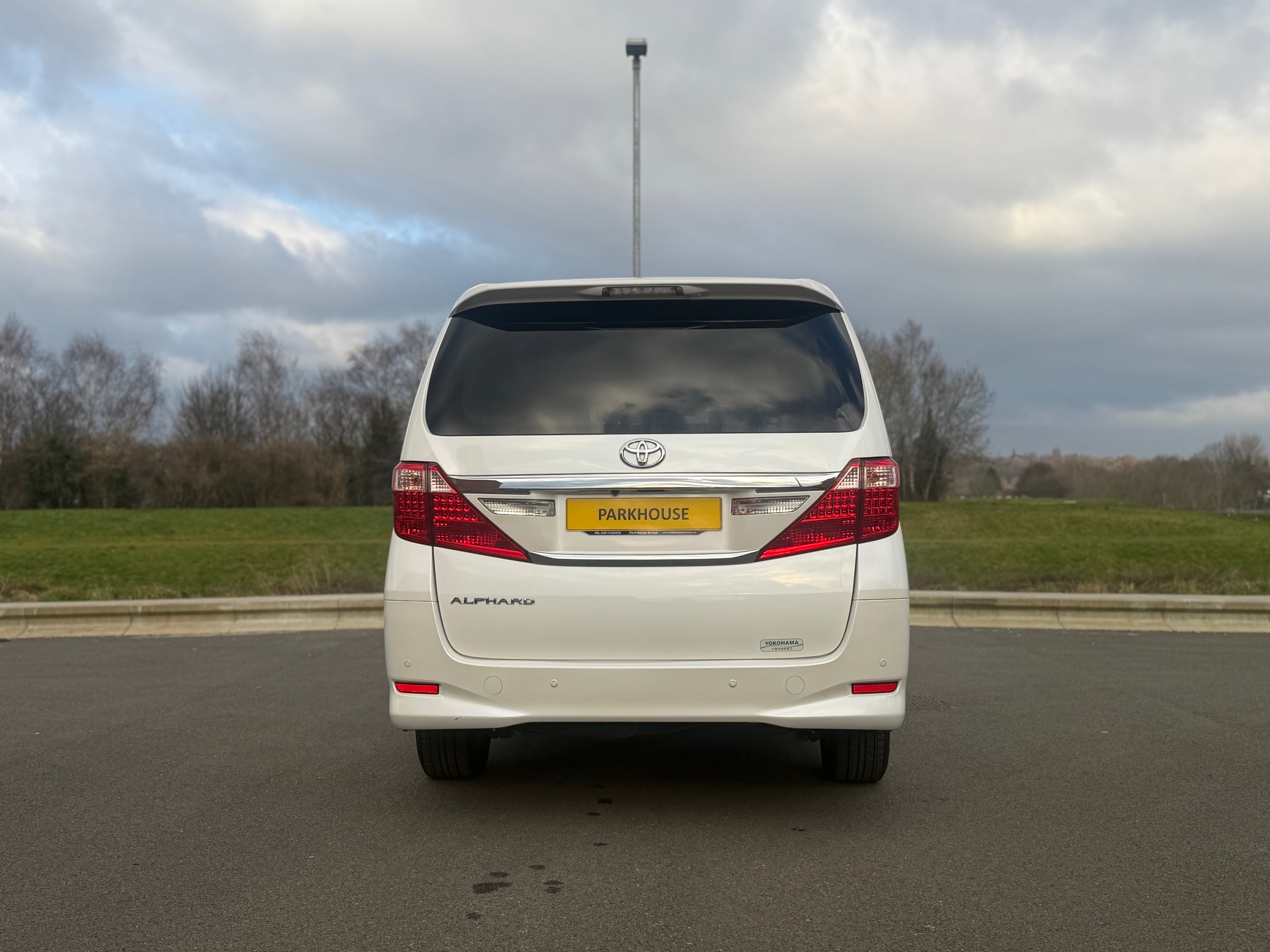 TOYOTA ALPHORD - 1 Owner. 10 Services. Excellent Condition