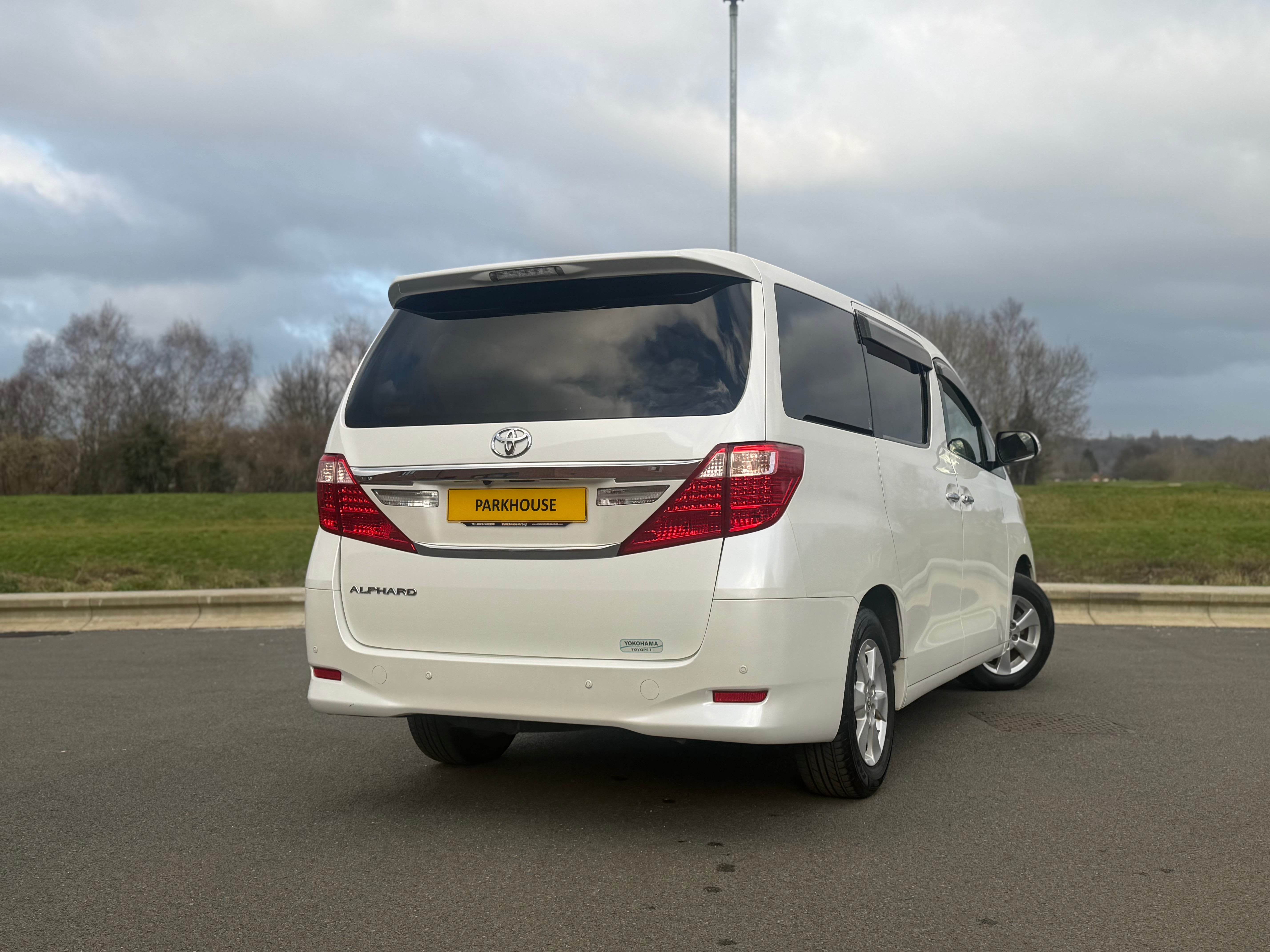 TOYOTA ALPHORD - 1 Owner. 10 Services. Excellent Condition