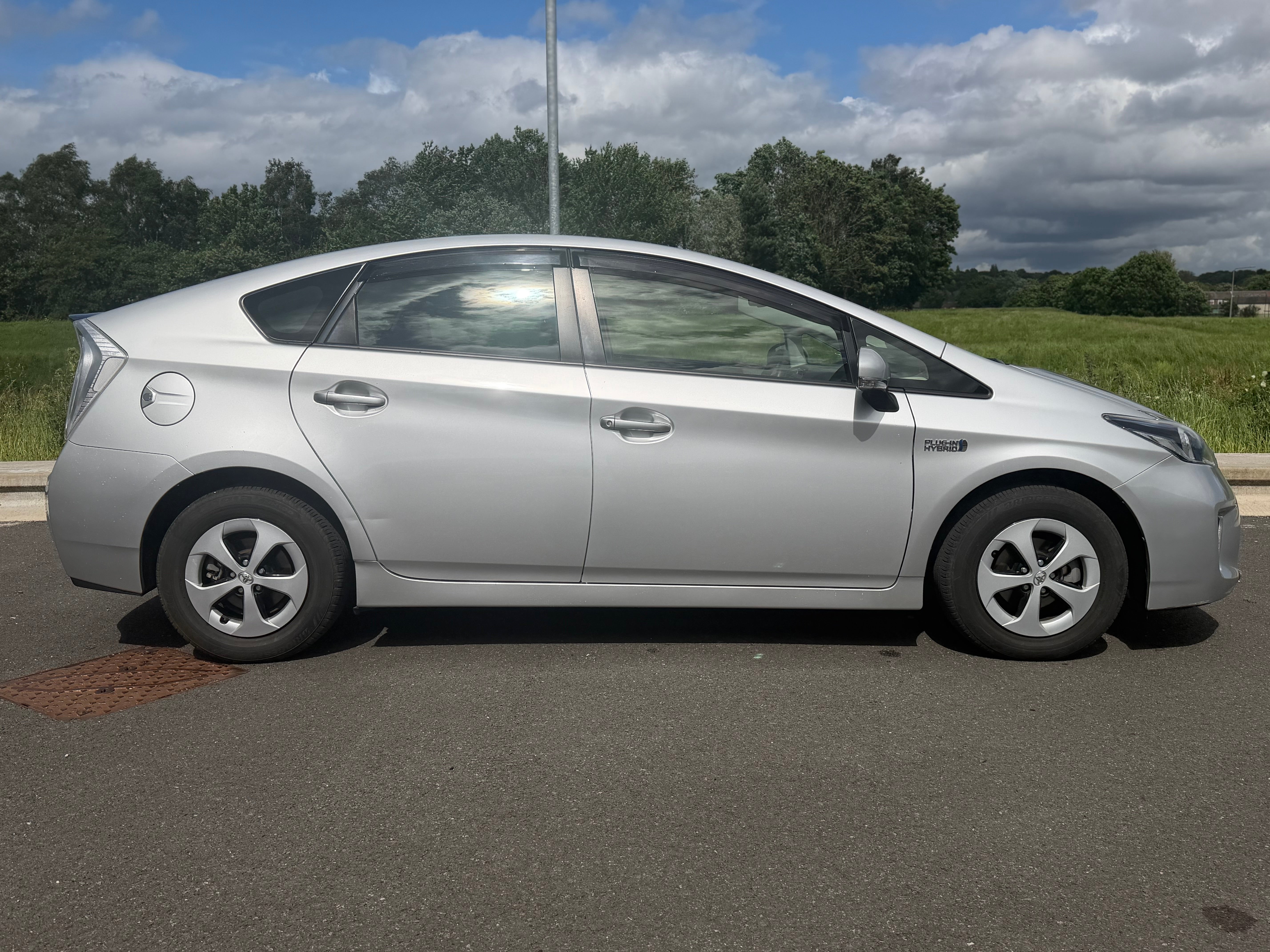 TOYOTA PRIUS PHV - Low Miles. Cruise Control. Push Start