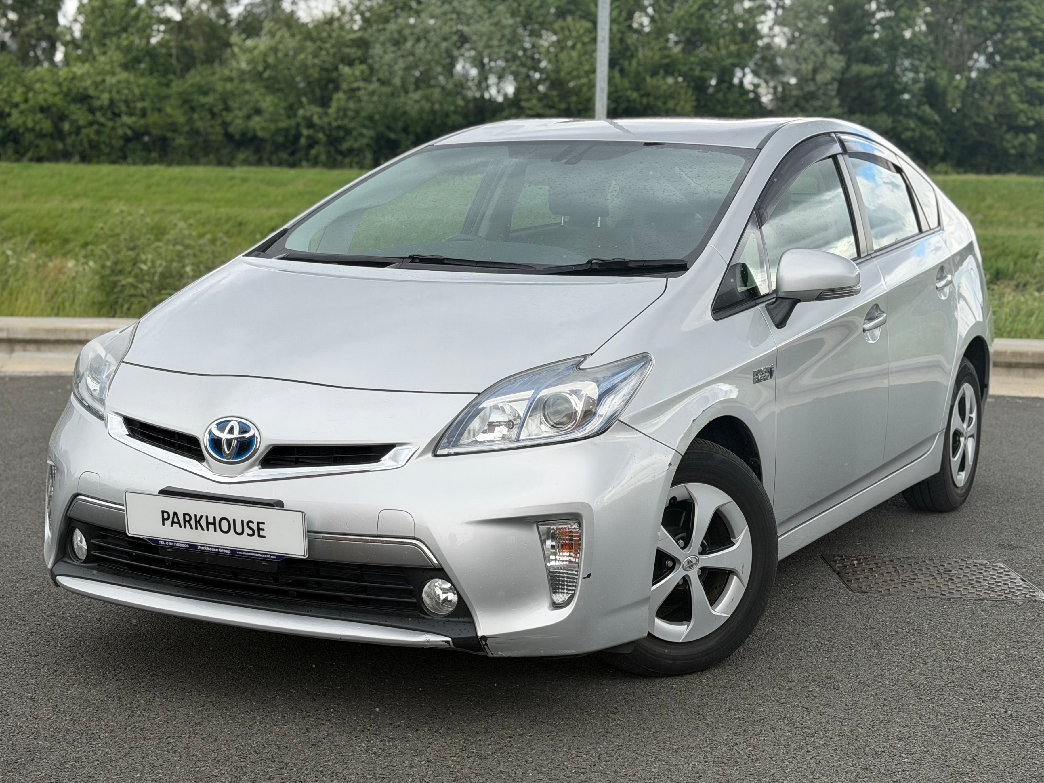 TOYOTA PRIUS PHV - Low Miles. Cruise Control. Push Start