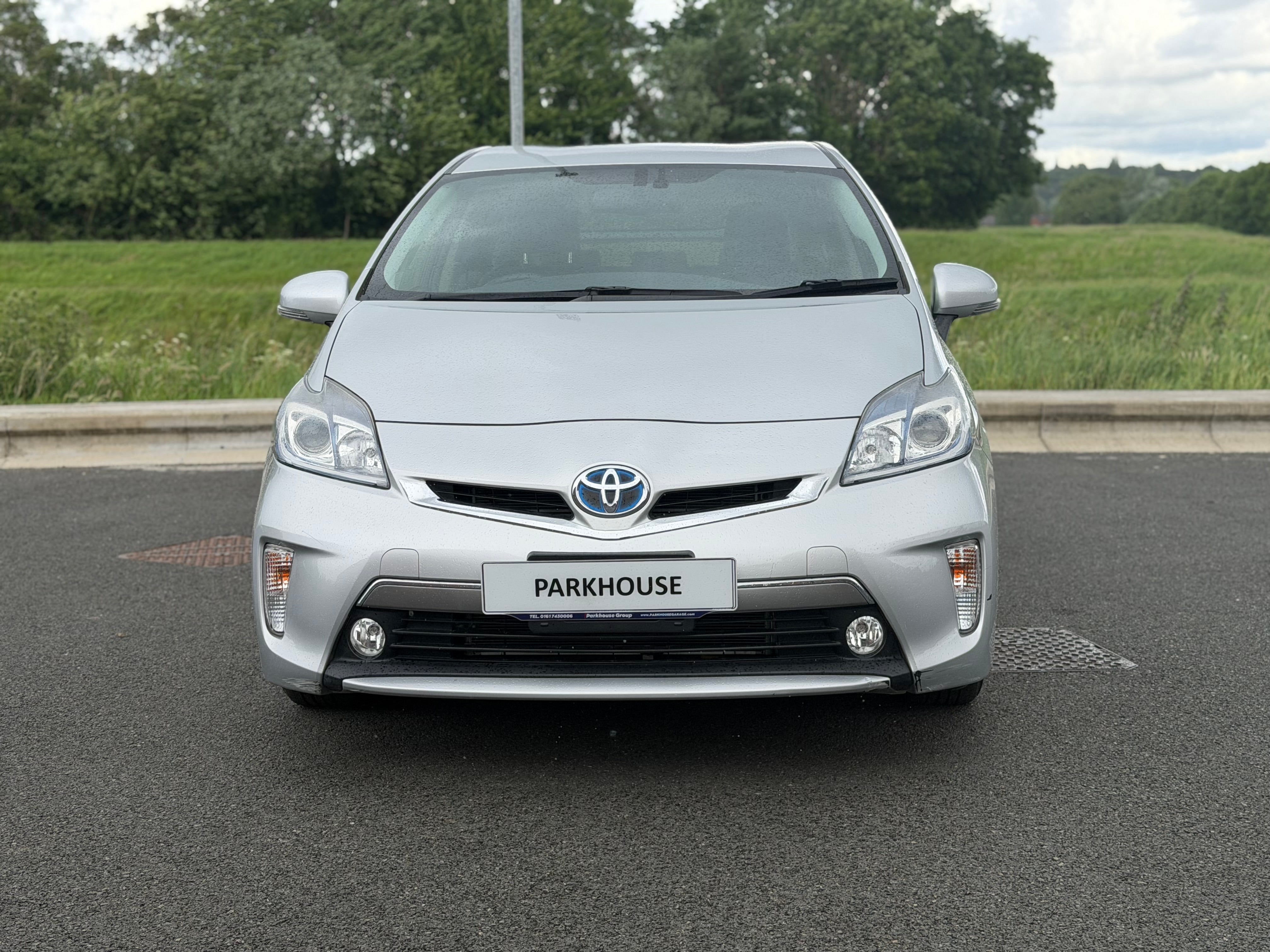 TOYOTA PRIUS PHV - Low Miles. Cruise Control. Push Start