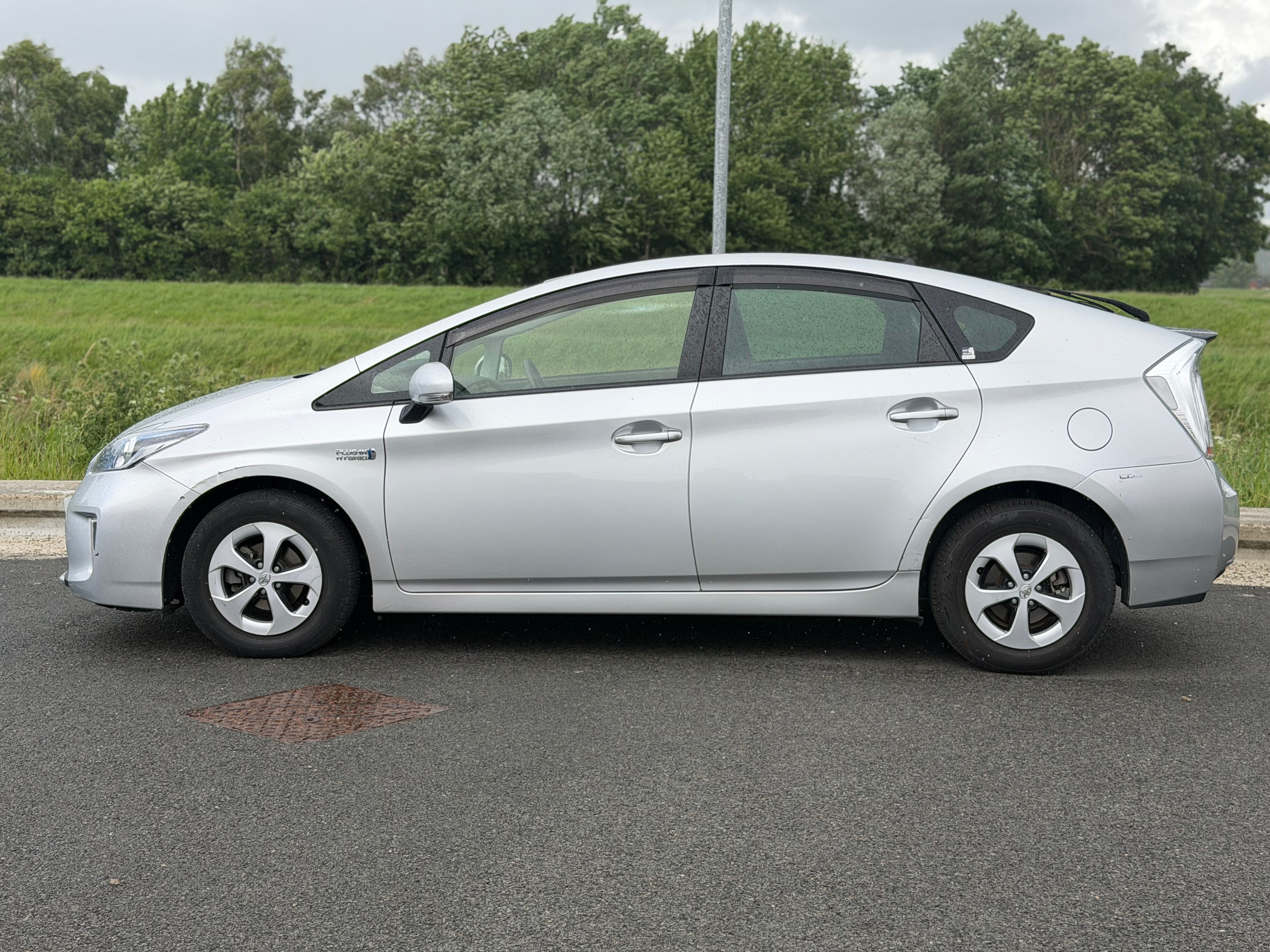 TOYOTA PRIUS PHV - Low Miles. Cruise Control. Push Start