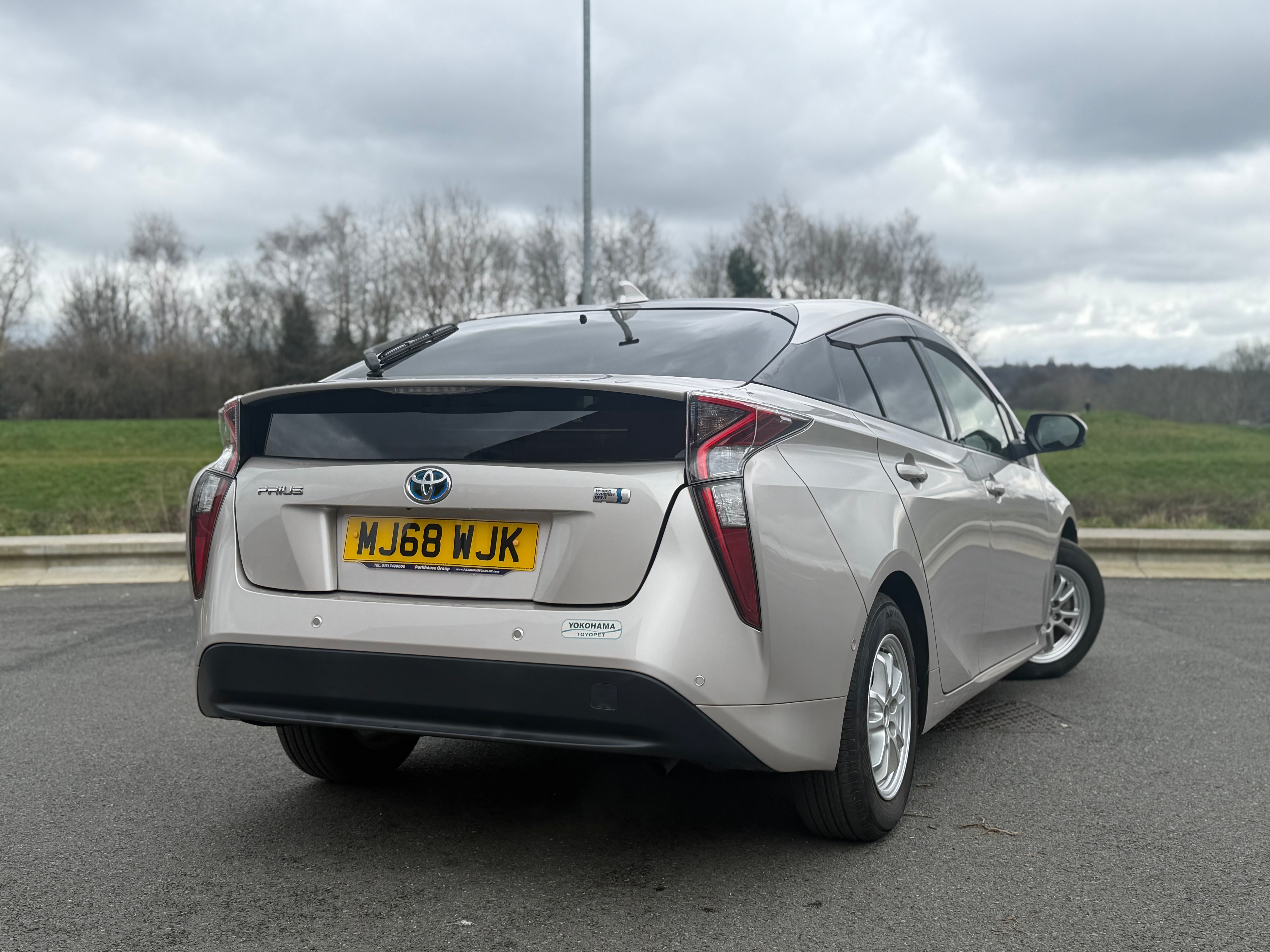 TOYOTA PRIUS VVT-H - 1 Owner. Full Service History