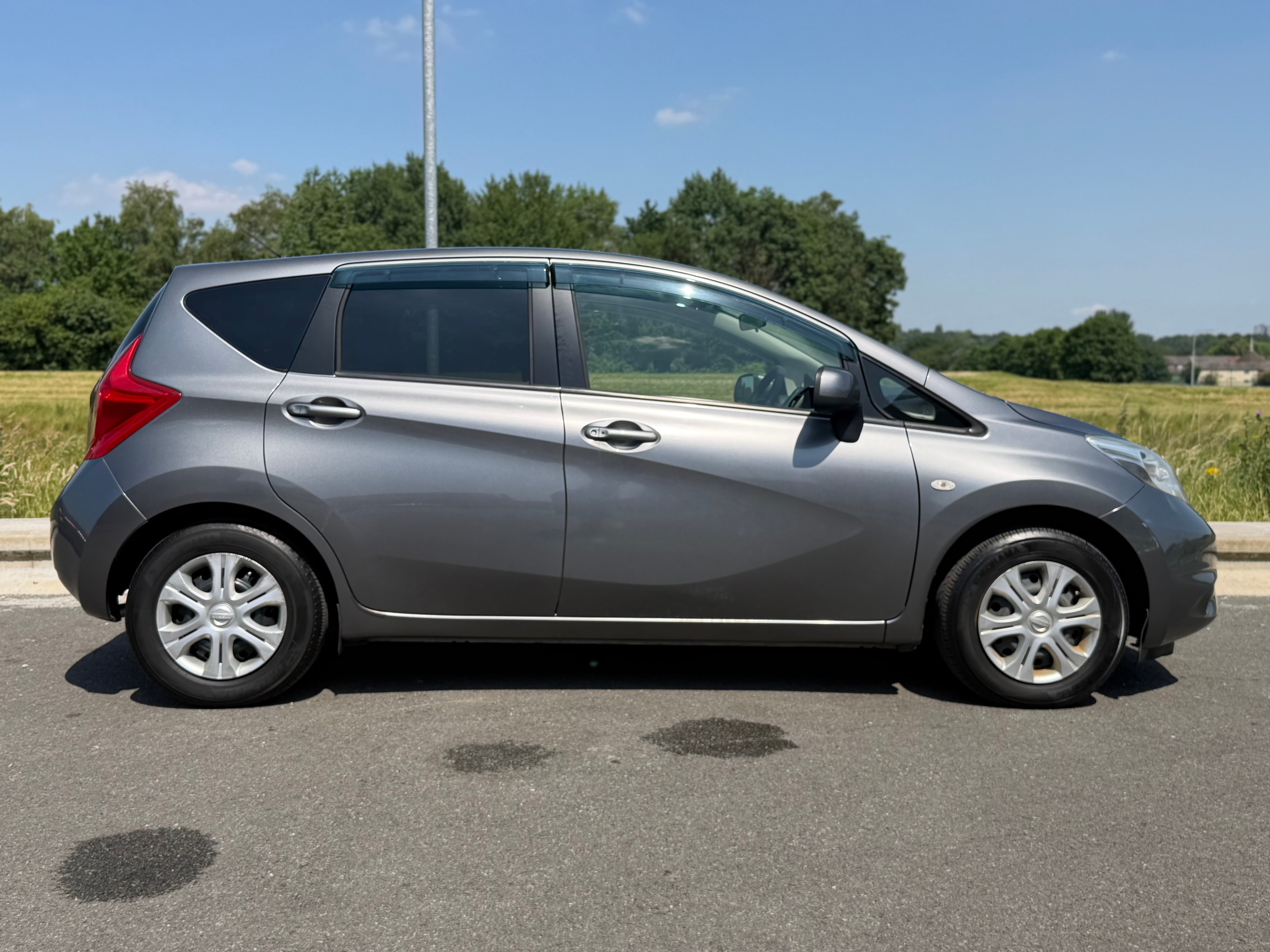 NISSAN NOTE - 1 Owner. Low Miles. Reverse Camera.