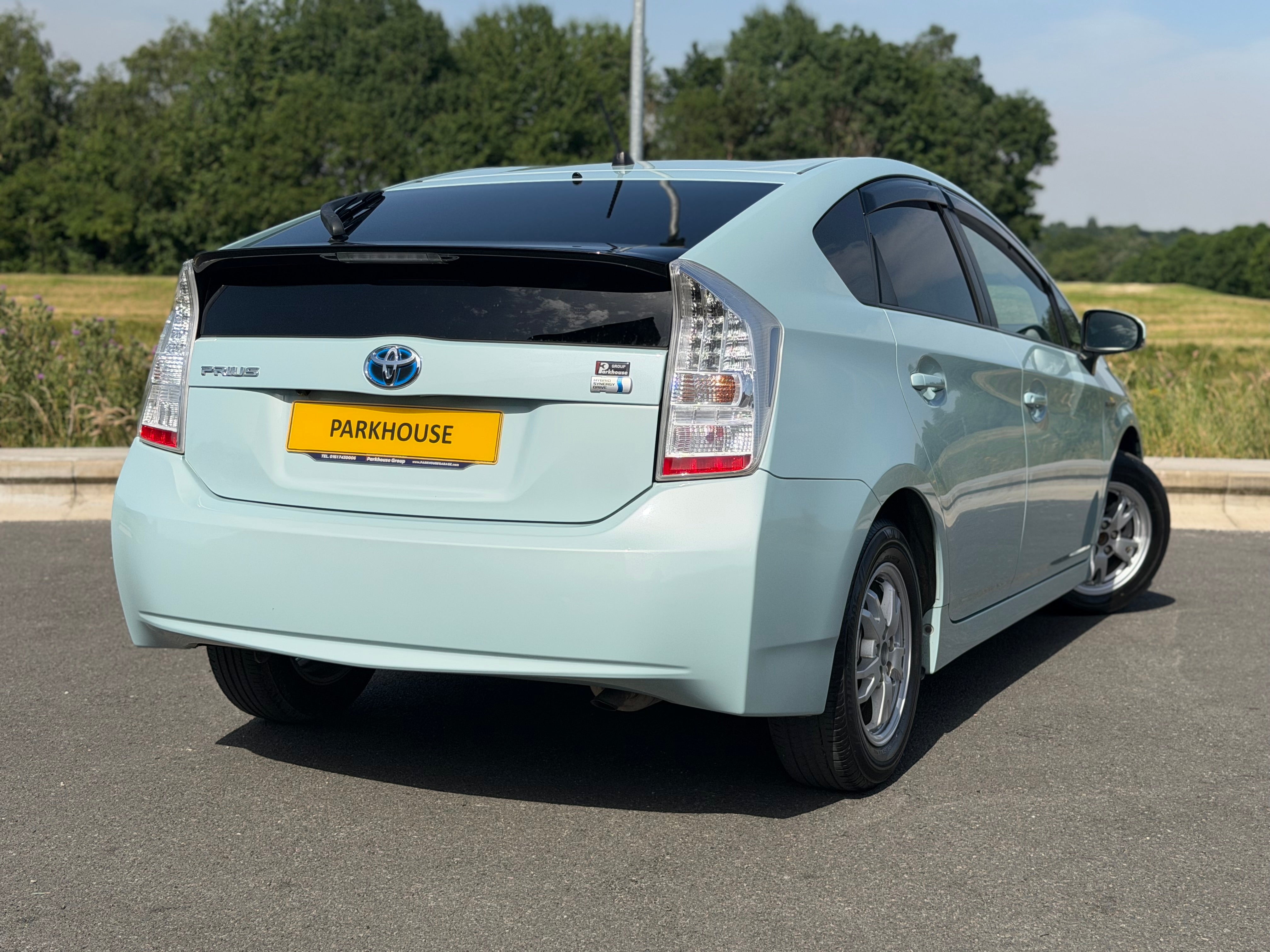 TOYOTA PRIUS - Low Miles. Push Start. Reverse Camera