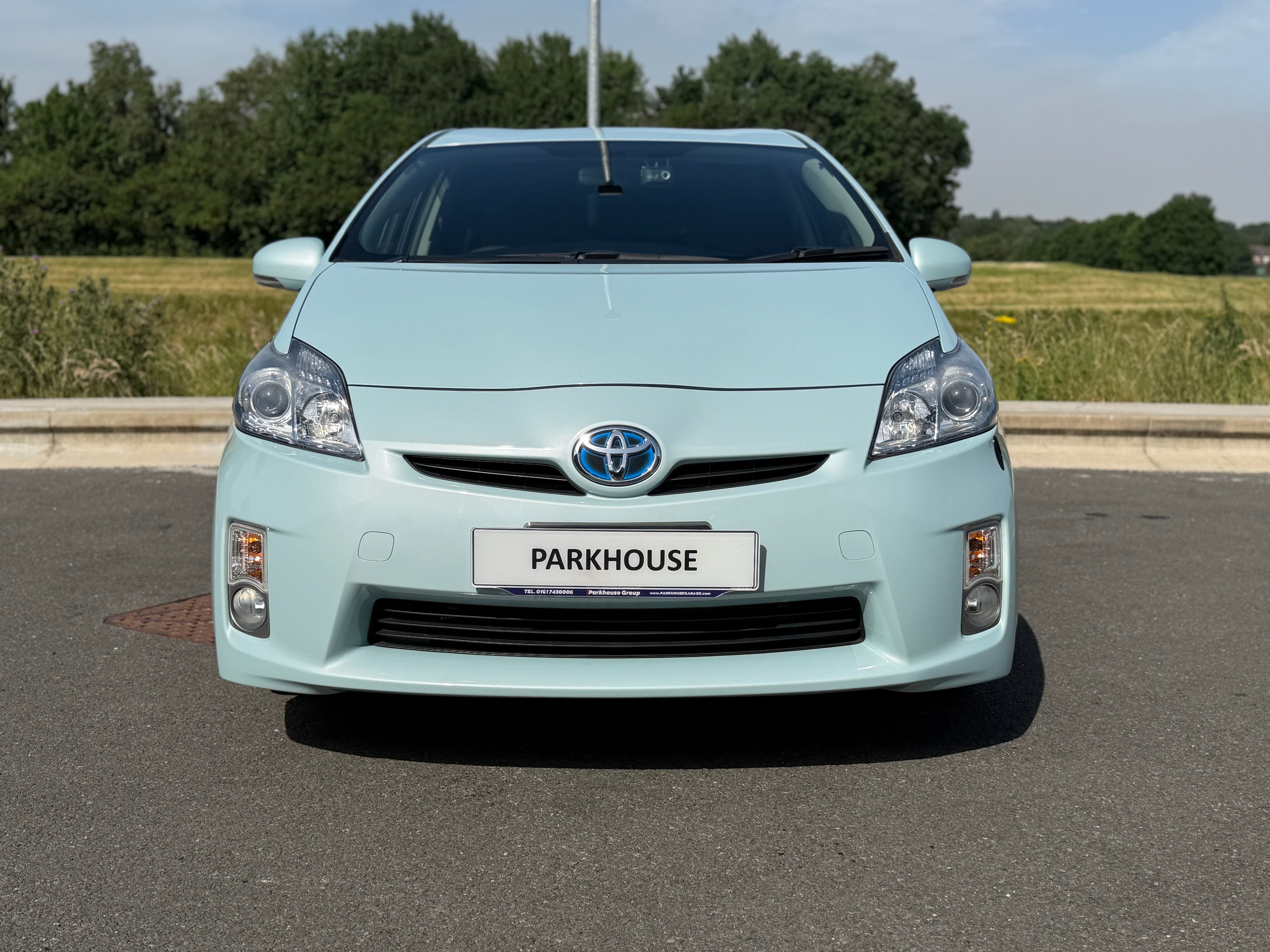 TOYOTA PRIUS - Low Miles. Push Start. Reverse Camera