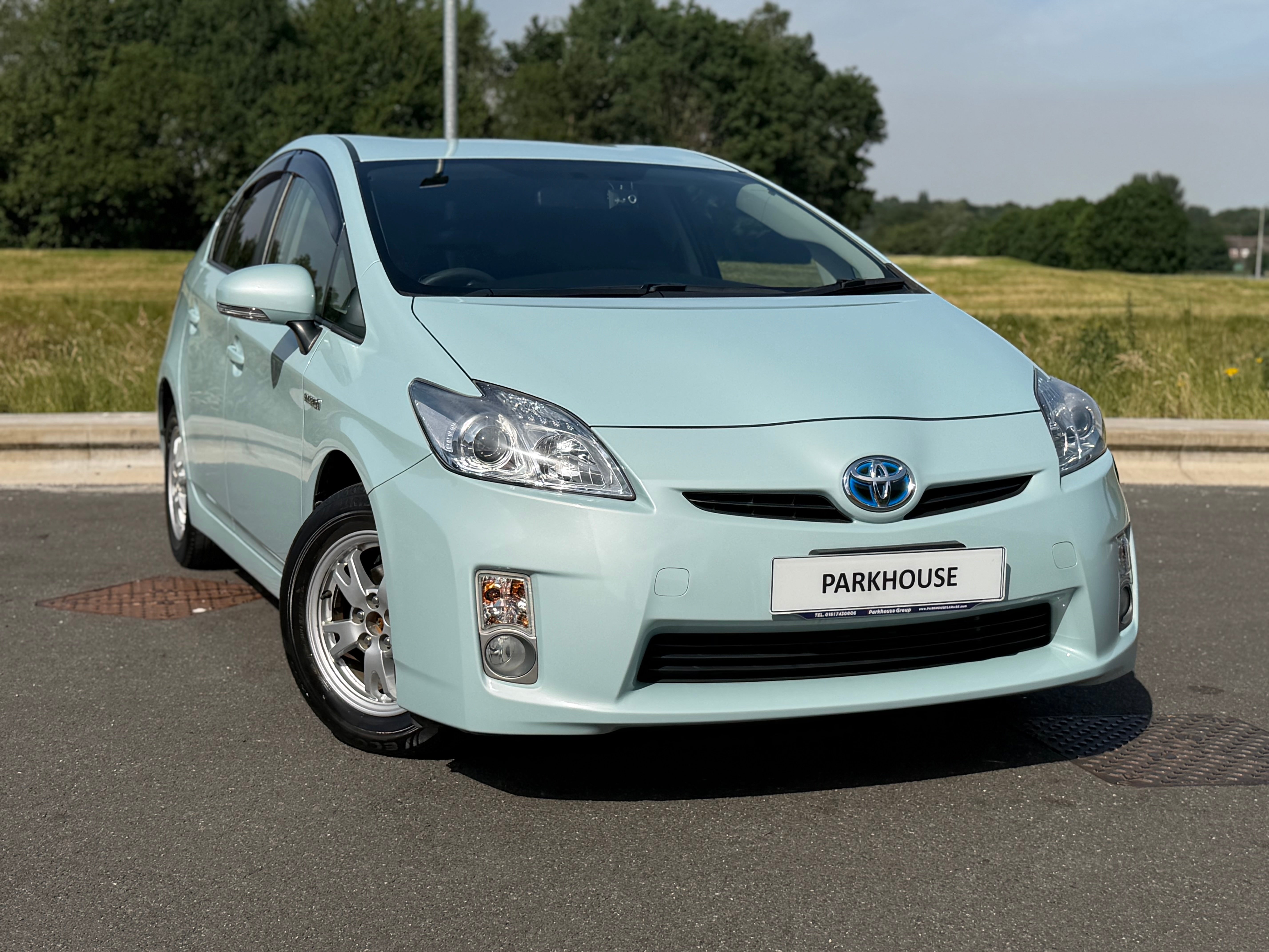 TOYOTA PRIUS - Low Miles. Push Start. Reverse Camera