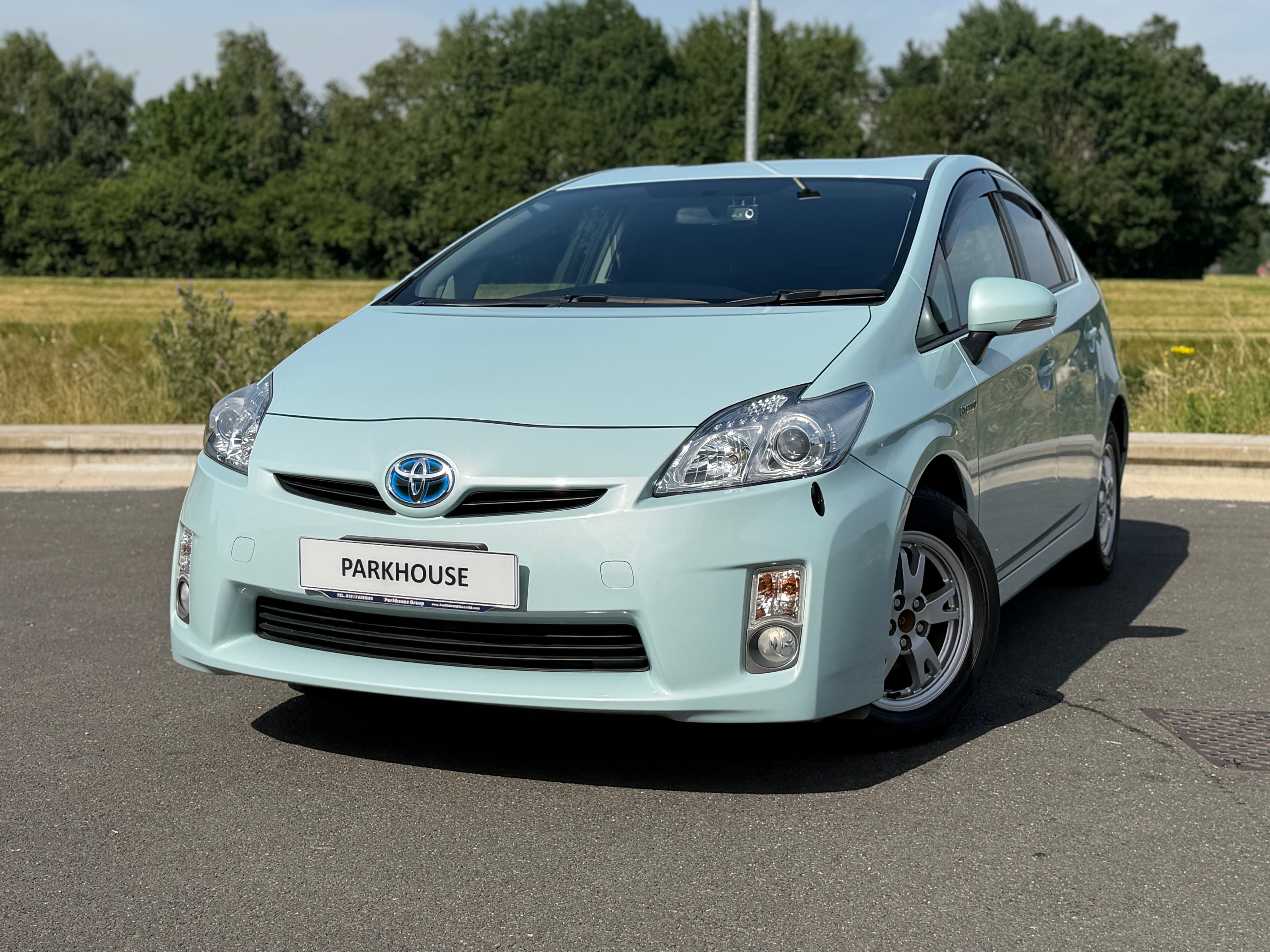 TOYOTA PRIUS - Low Miles. Push Start. Reverse Camera