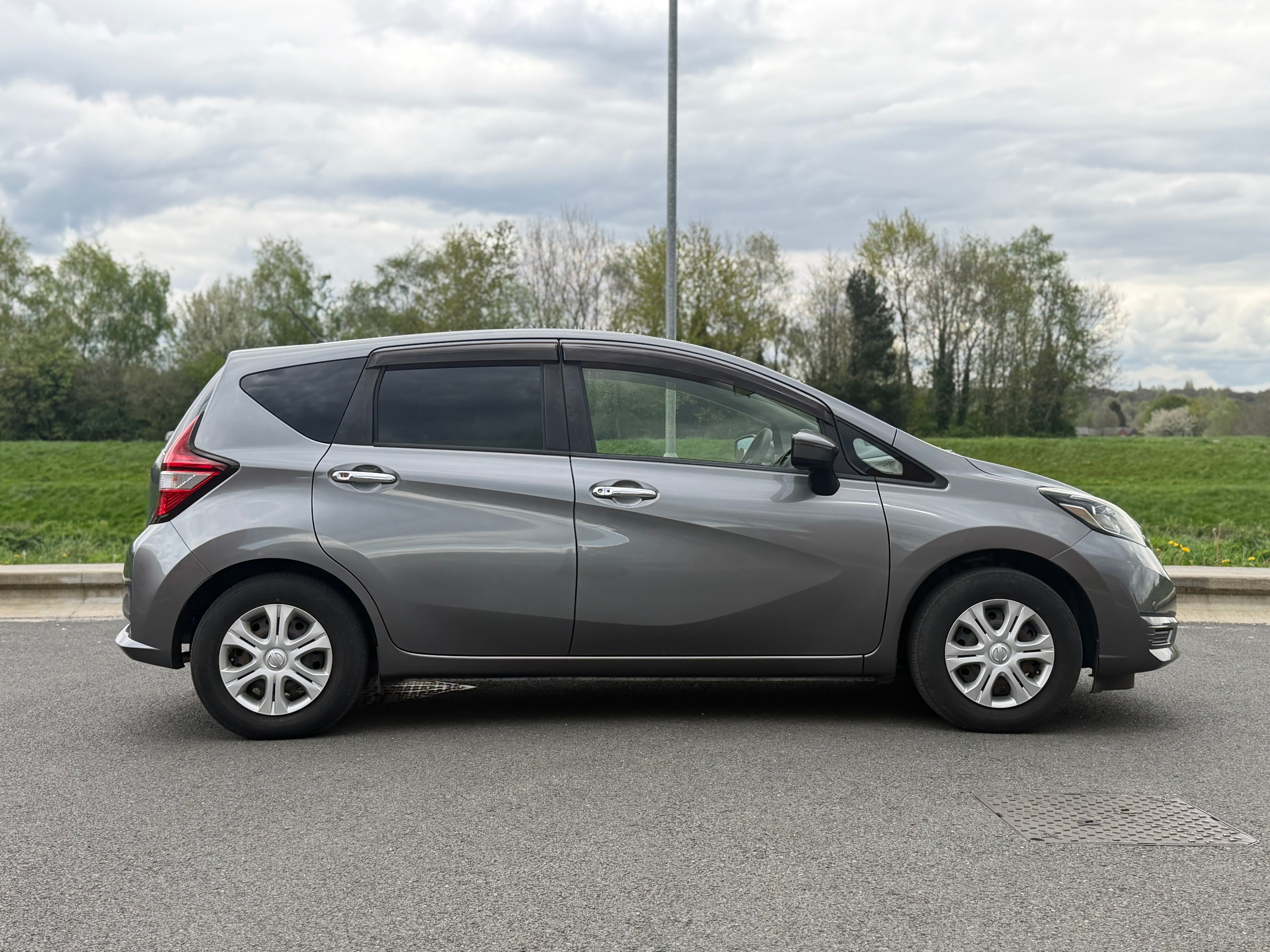 NISSAN NOTE N-TEC - Low Miles. 1 Owner. Reverse Camera