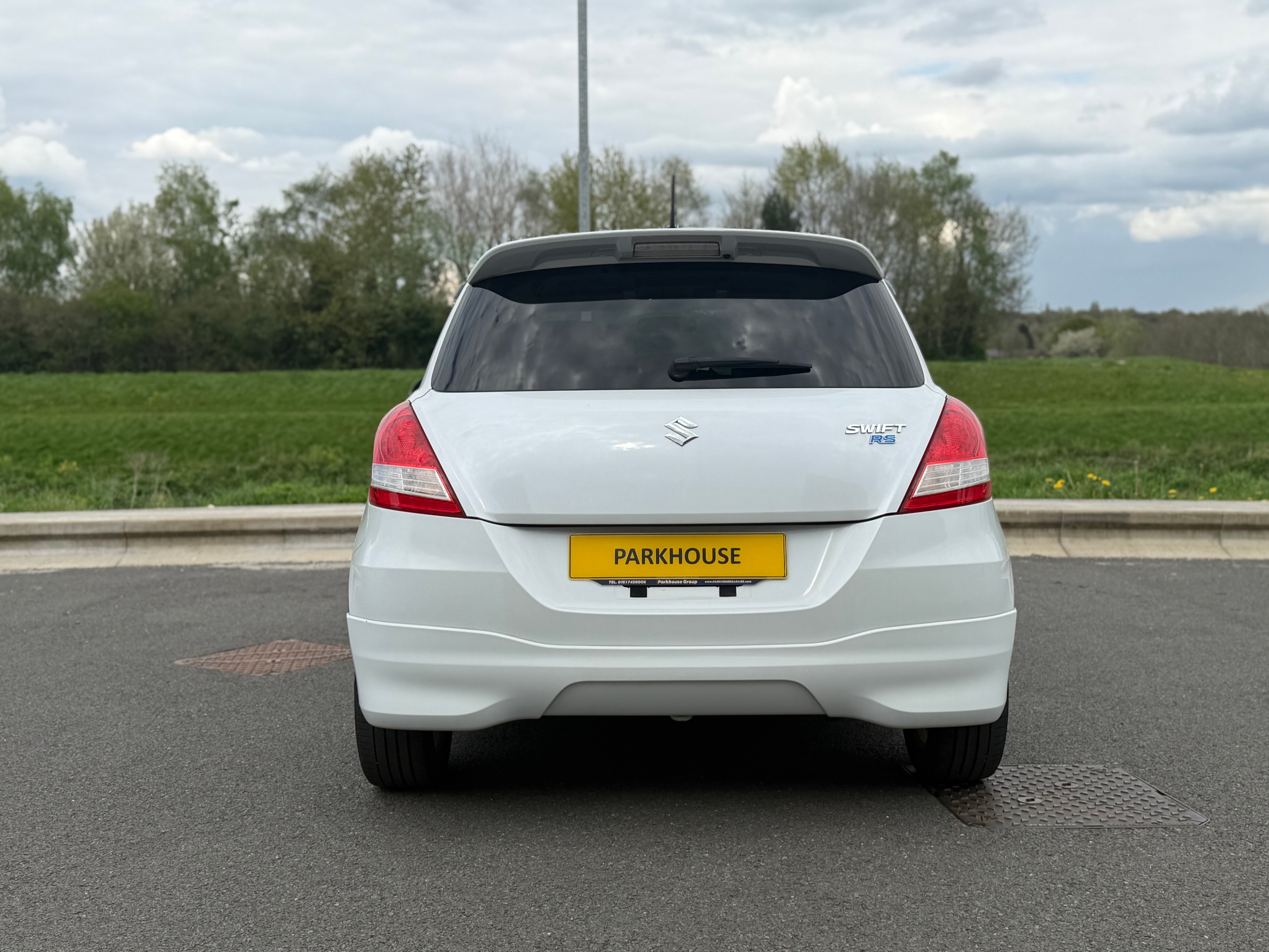 SUZUKI SWIFT - Low Miles. 1 Owner. Cruise Control