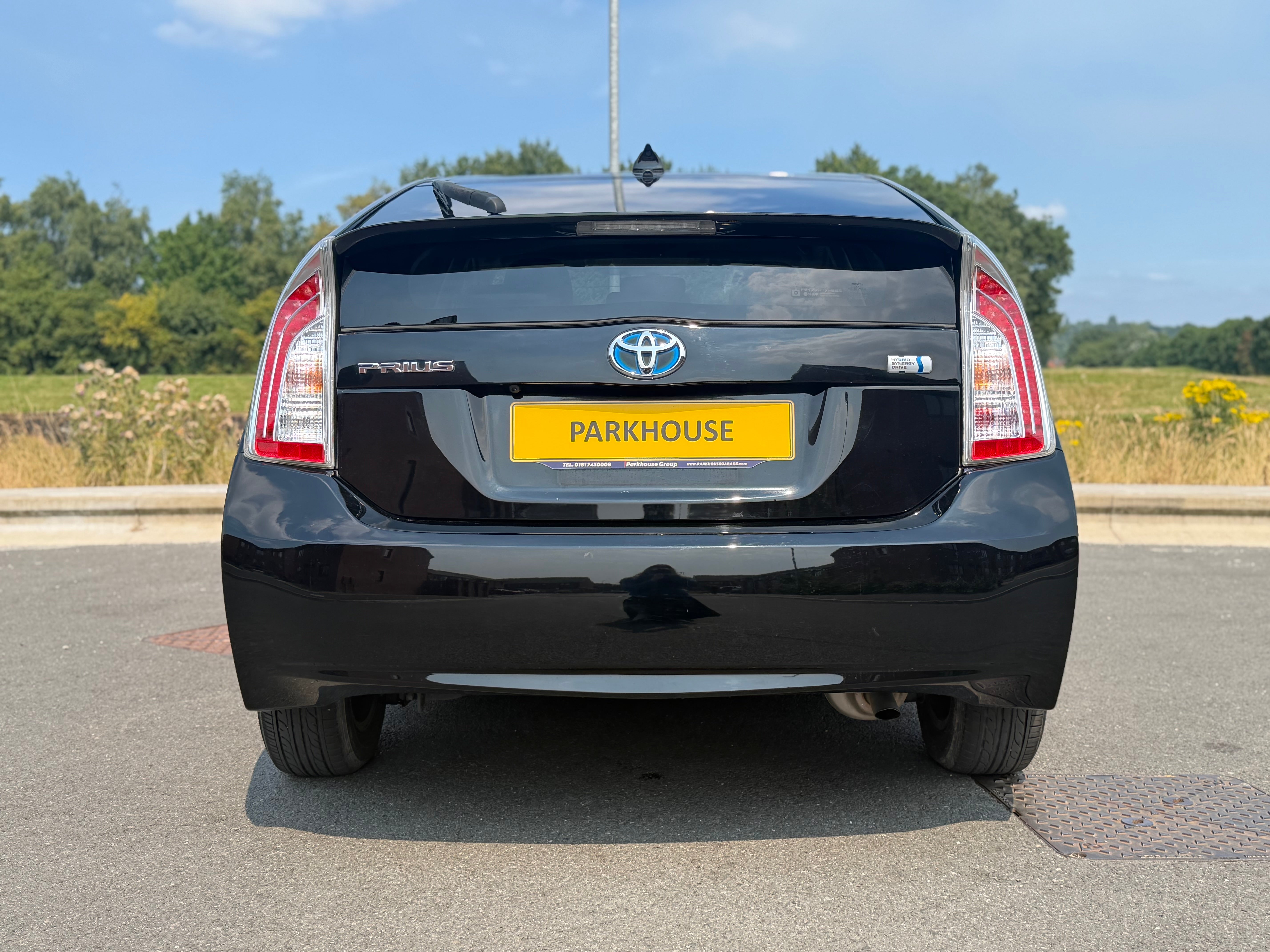 TOYOTA PRIUS - 1 Owner. Low Miles. Reverse Camera