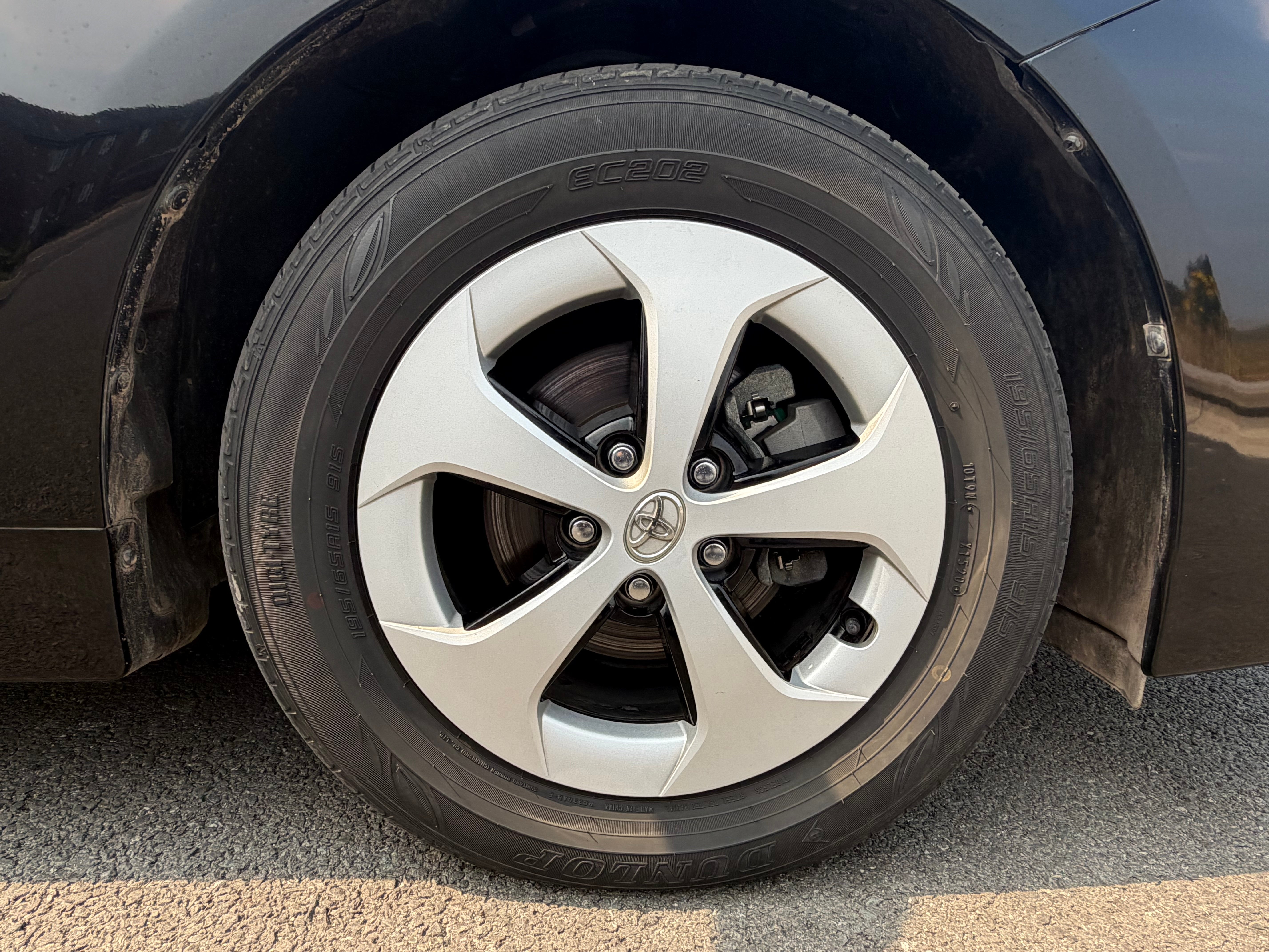 TOYOTA PRIUS - 1 Owner. Low Miles. Reverse Camera