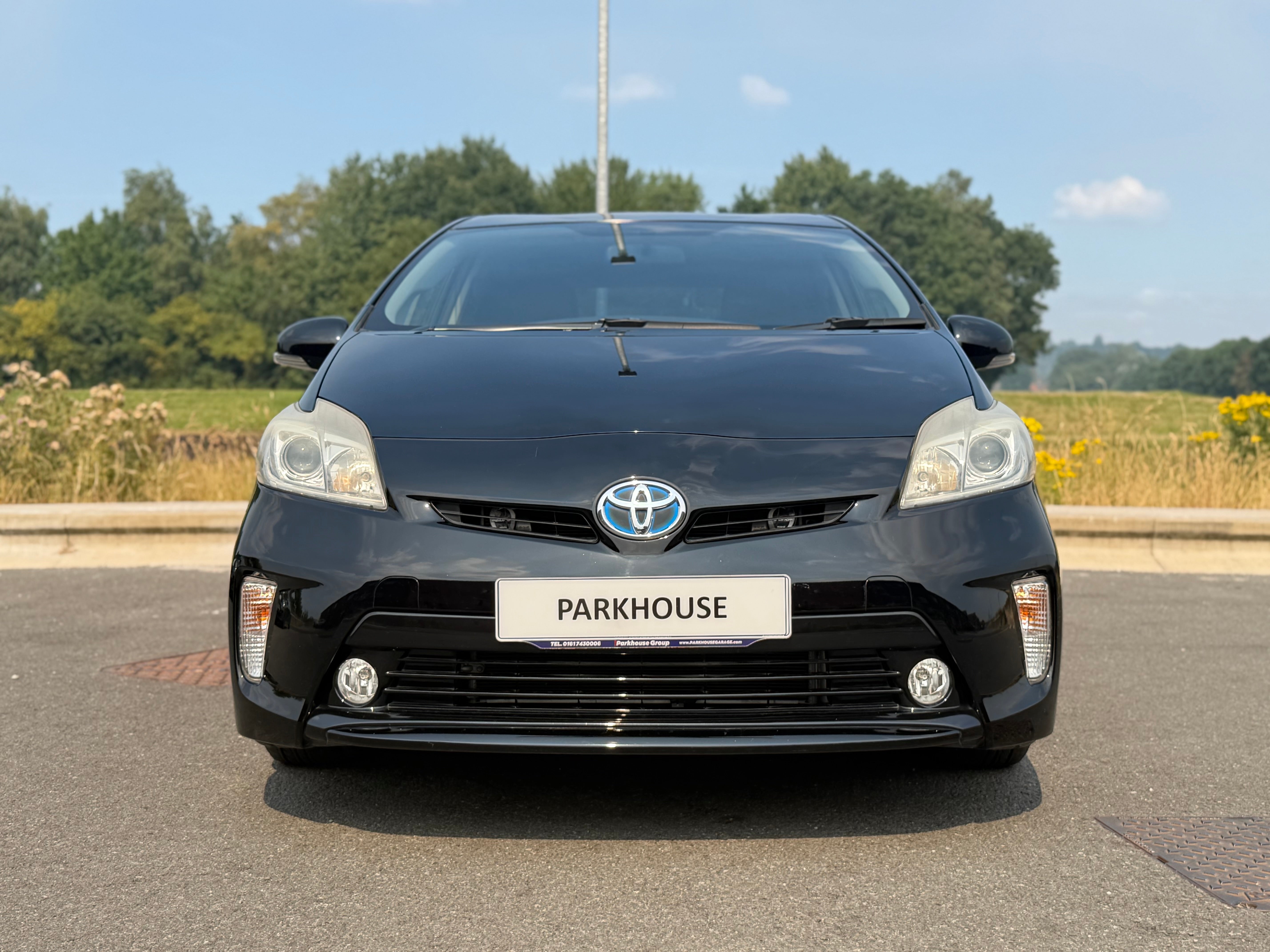 TOYOTA PRIUS - 1 Owner. Low Miles. Reverse Camera