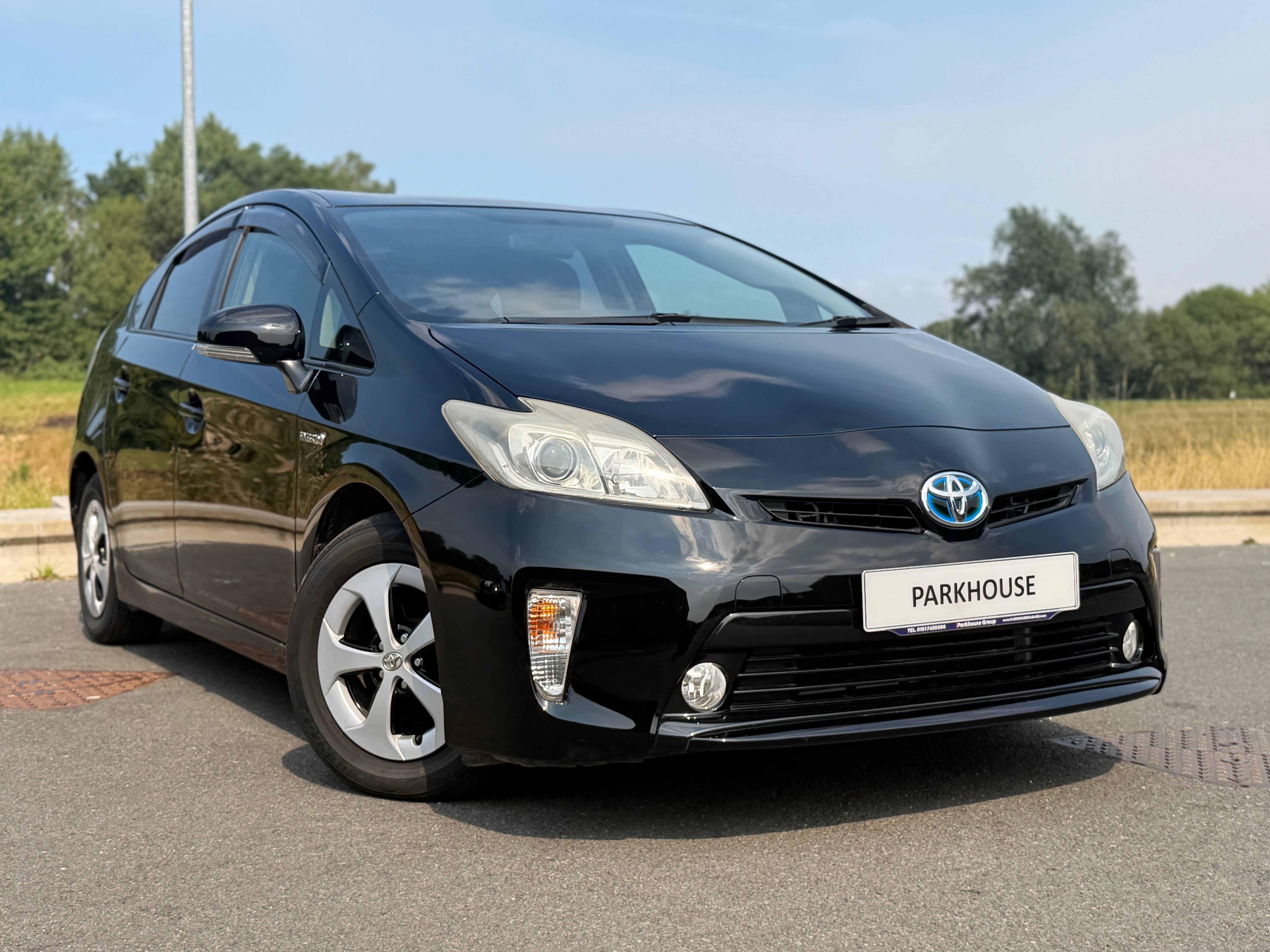 TOYOTA PRIUS - 1 Owner. Low Miles. Reverse Camera