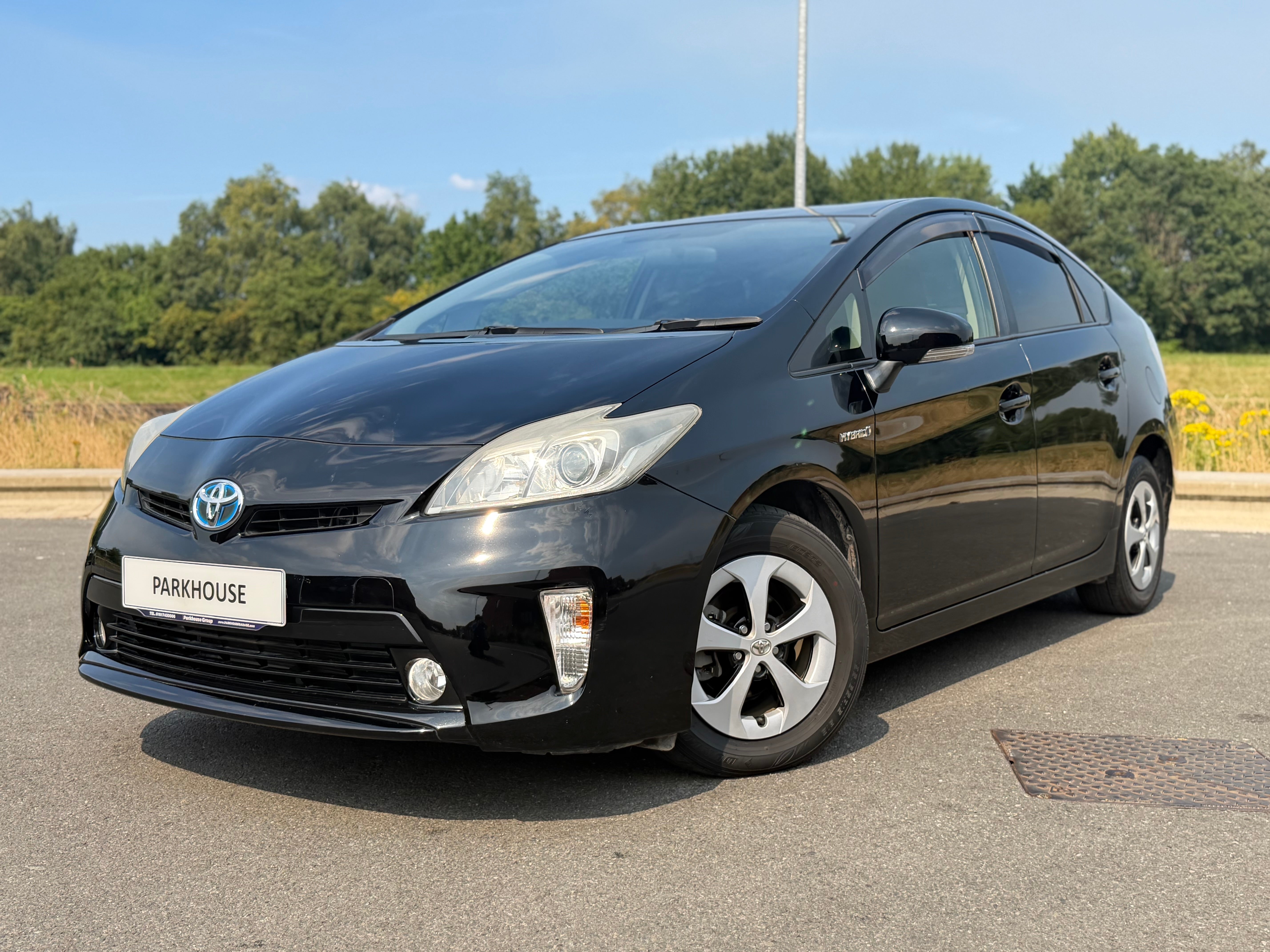 TOYOTA PRIUS - 1 Owner. Low Miles. Reverse Camera